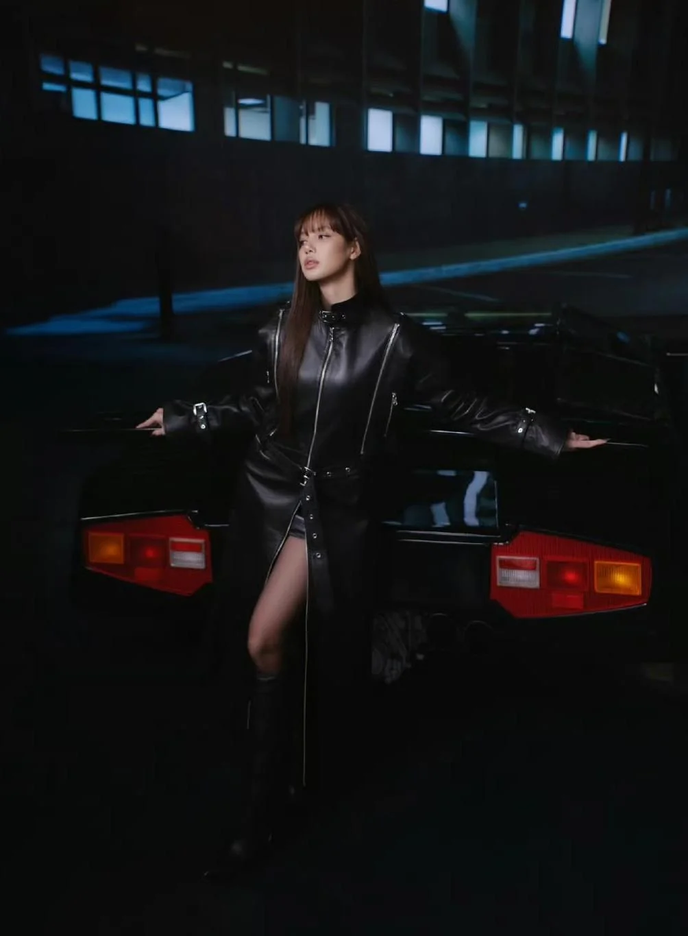 260217 LISA picture 1 of 3