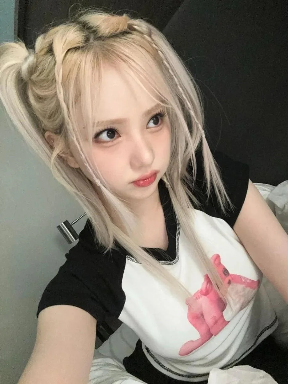 Eunha picture 1 of 1