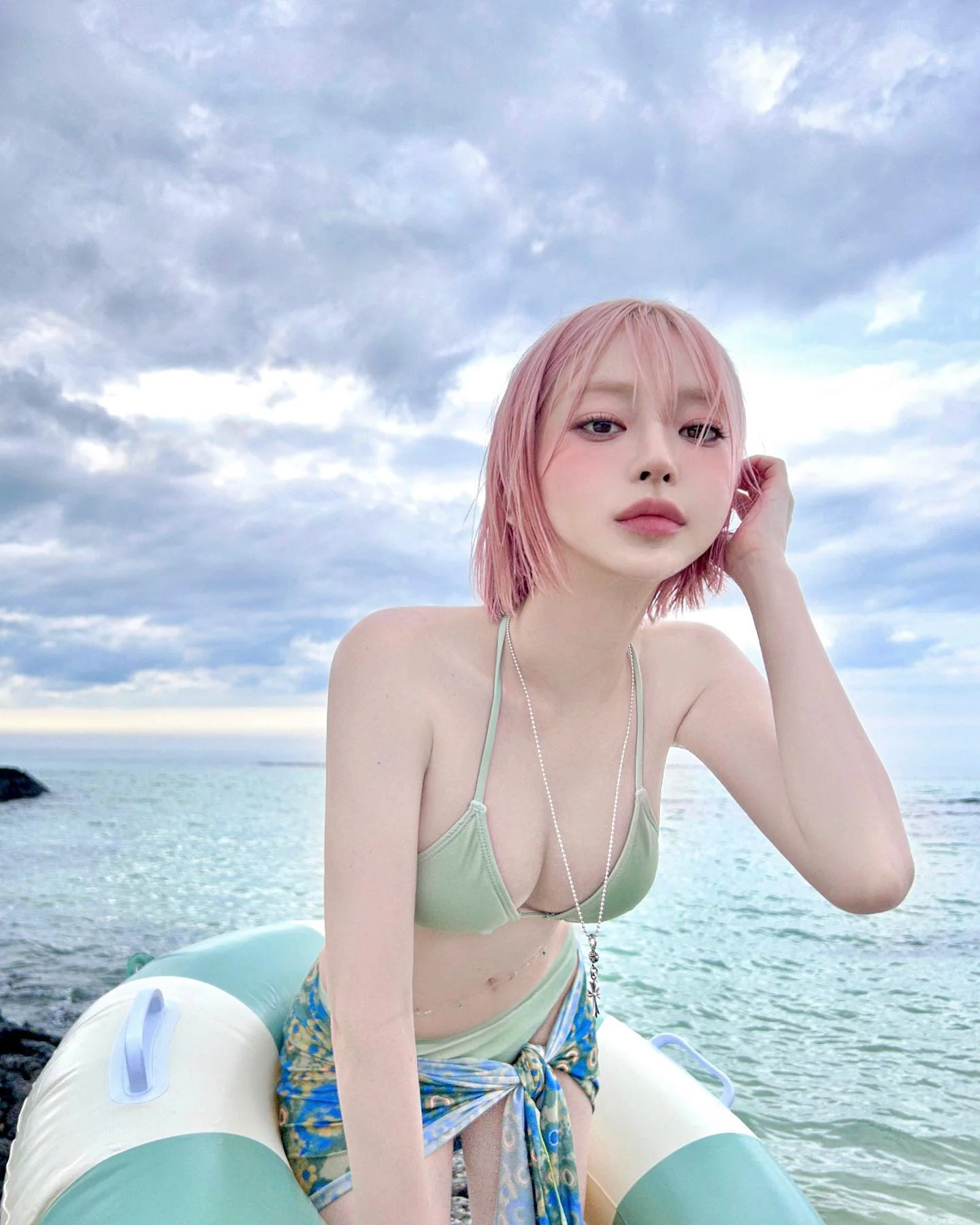 Cute blonde picture 5 of 18