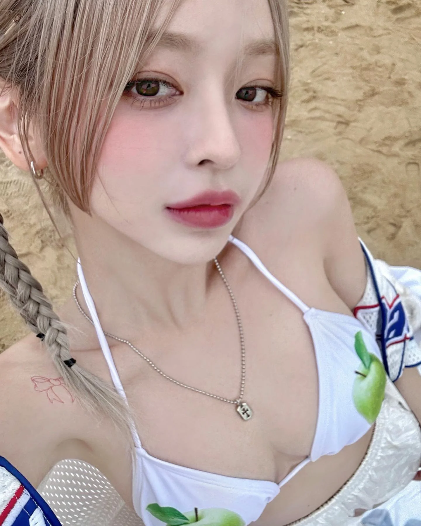 Cute blonde picture 6 of 18