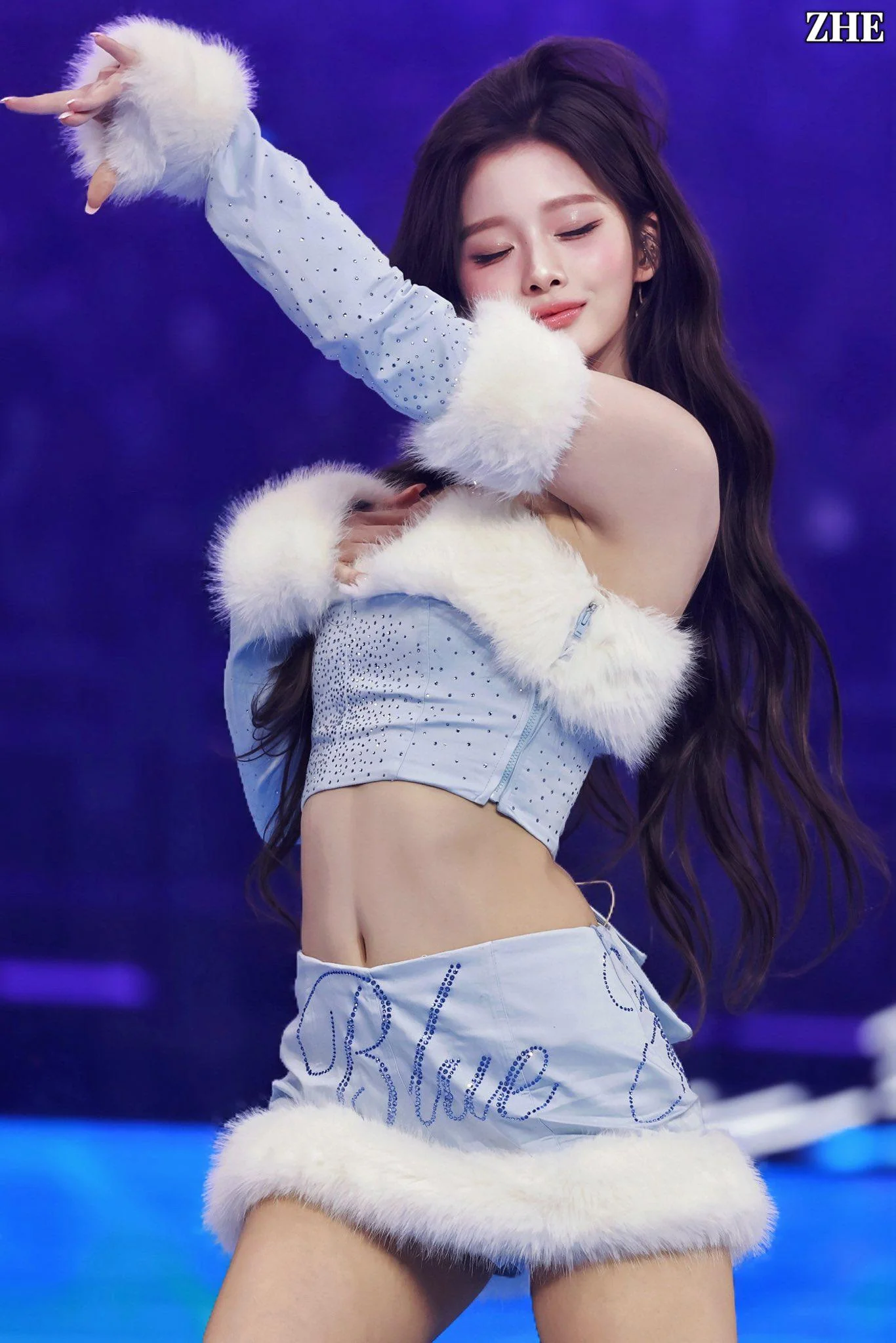 NMIXX Sullyoon picture 1 of 1