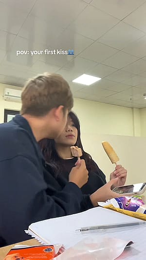 stunlocked by first kiss'