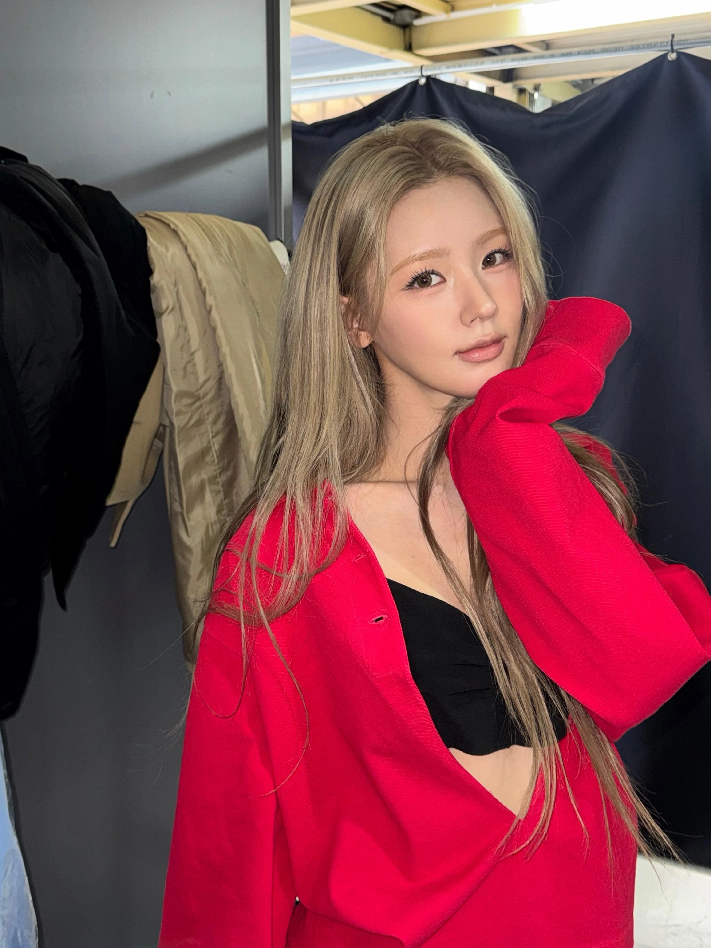 I-DLE - Miyeon picture 1 of 1