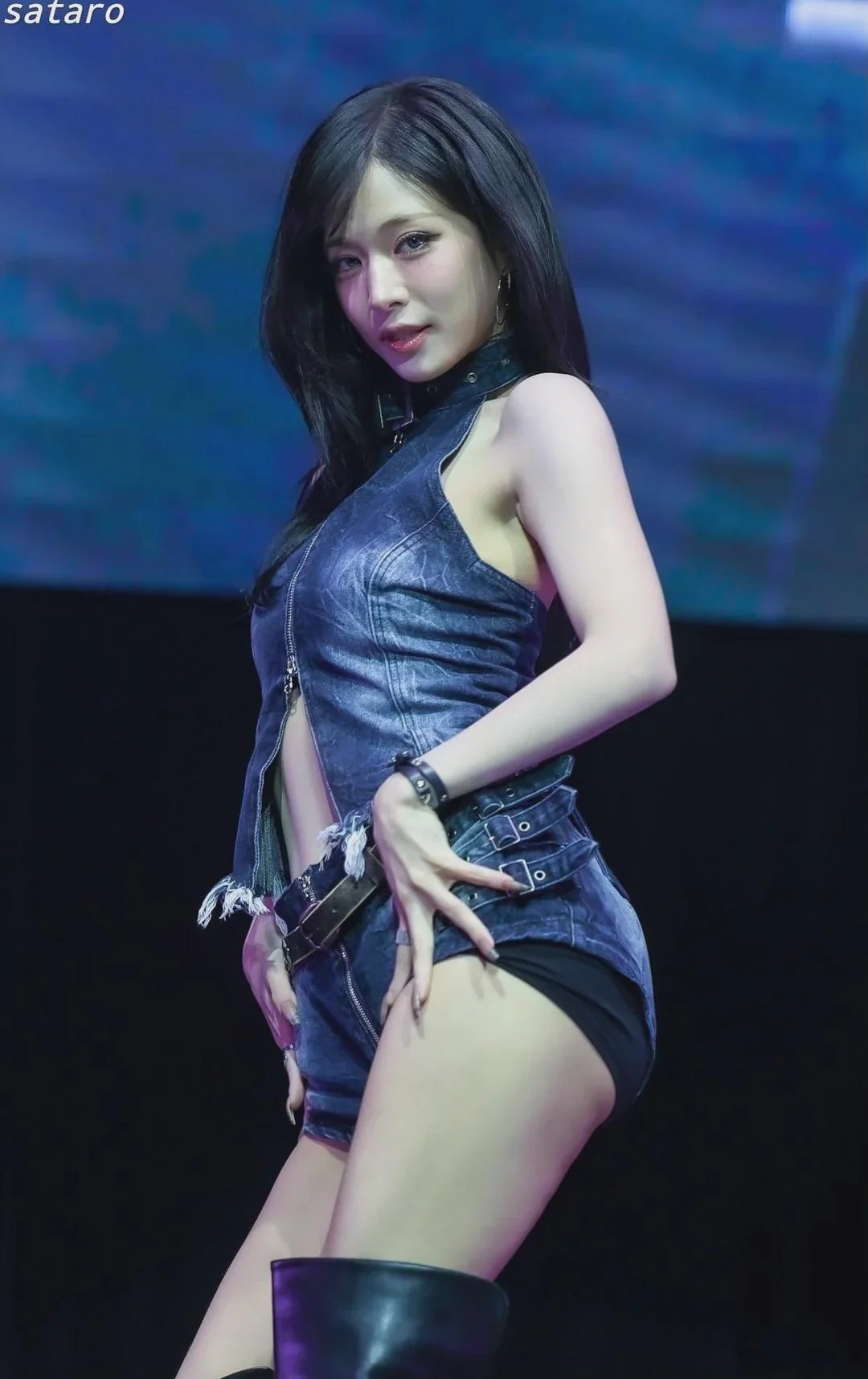 fromis_9 Chaeyoung picture 1 of 1