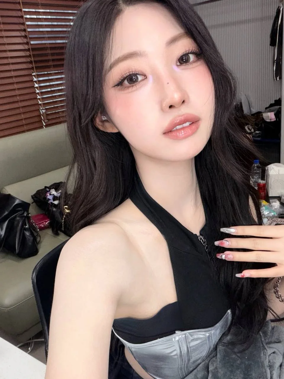 Sihyeon - Everglow picture 1 of 4