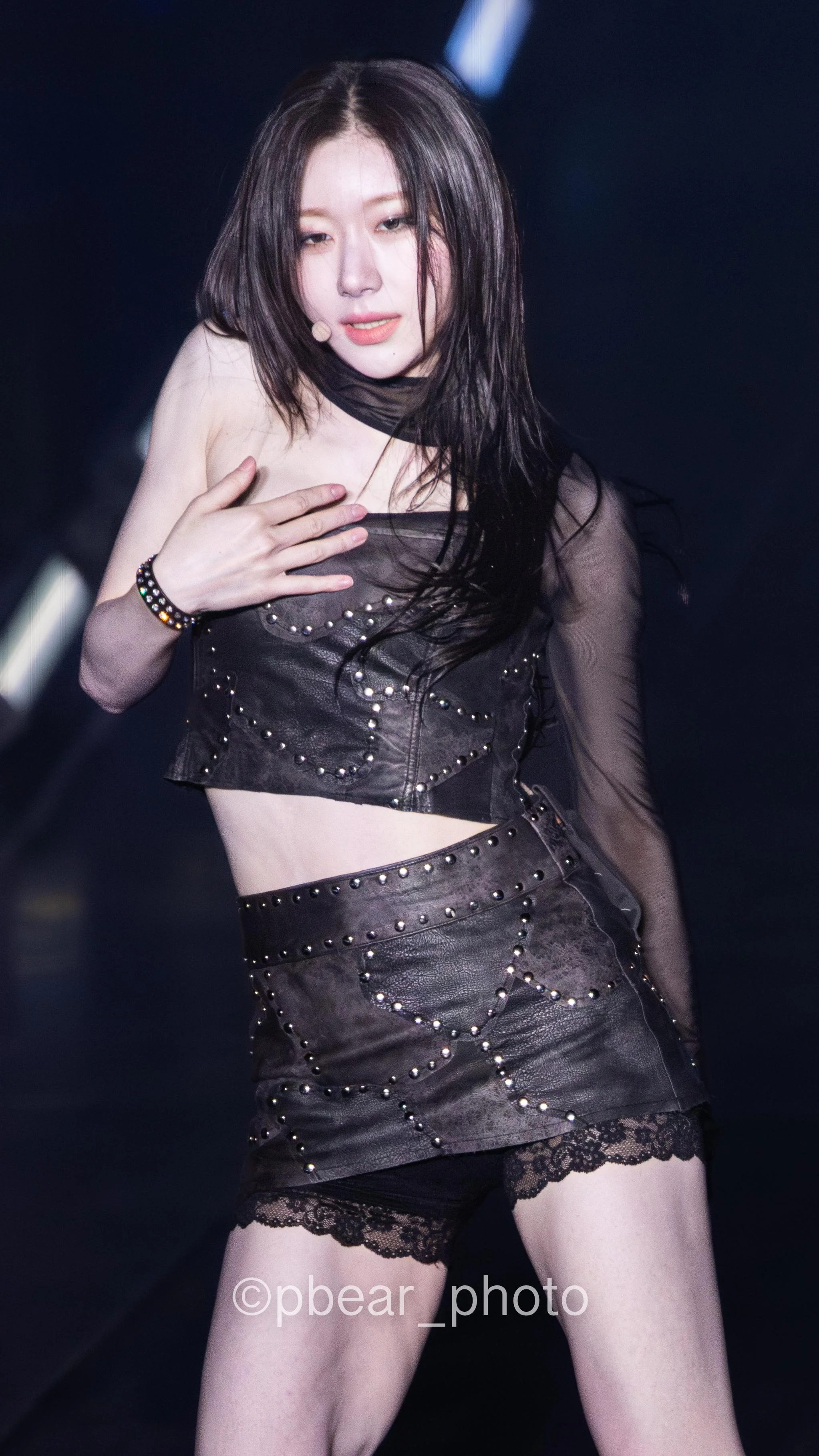 ITZY Chaeryeong picture 1 of 1