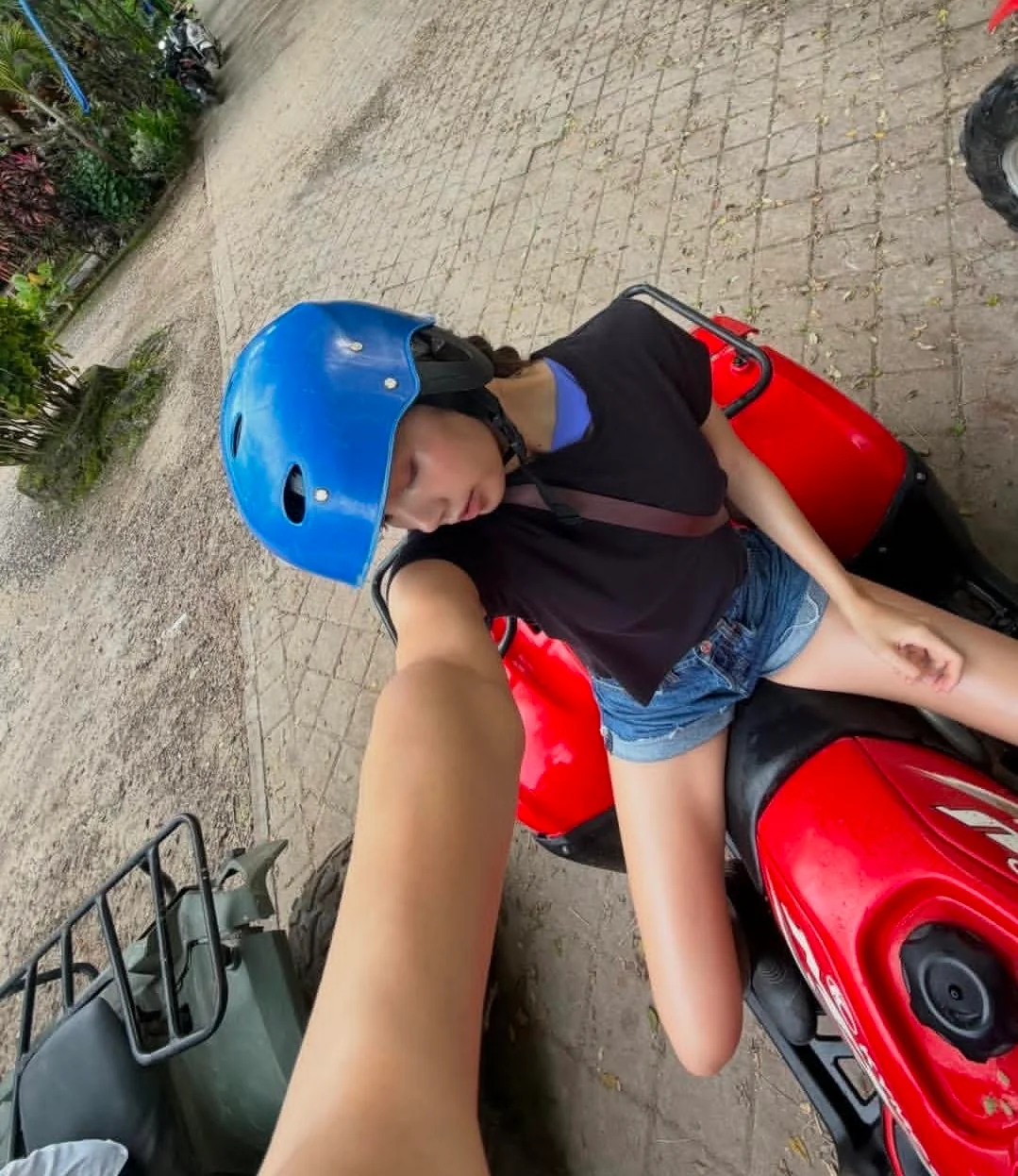 Lisa - Blackpink picture 1 of 7