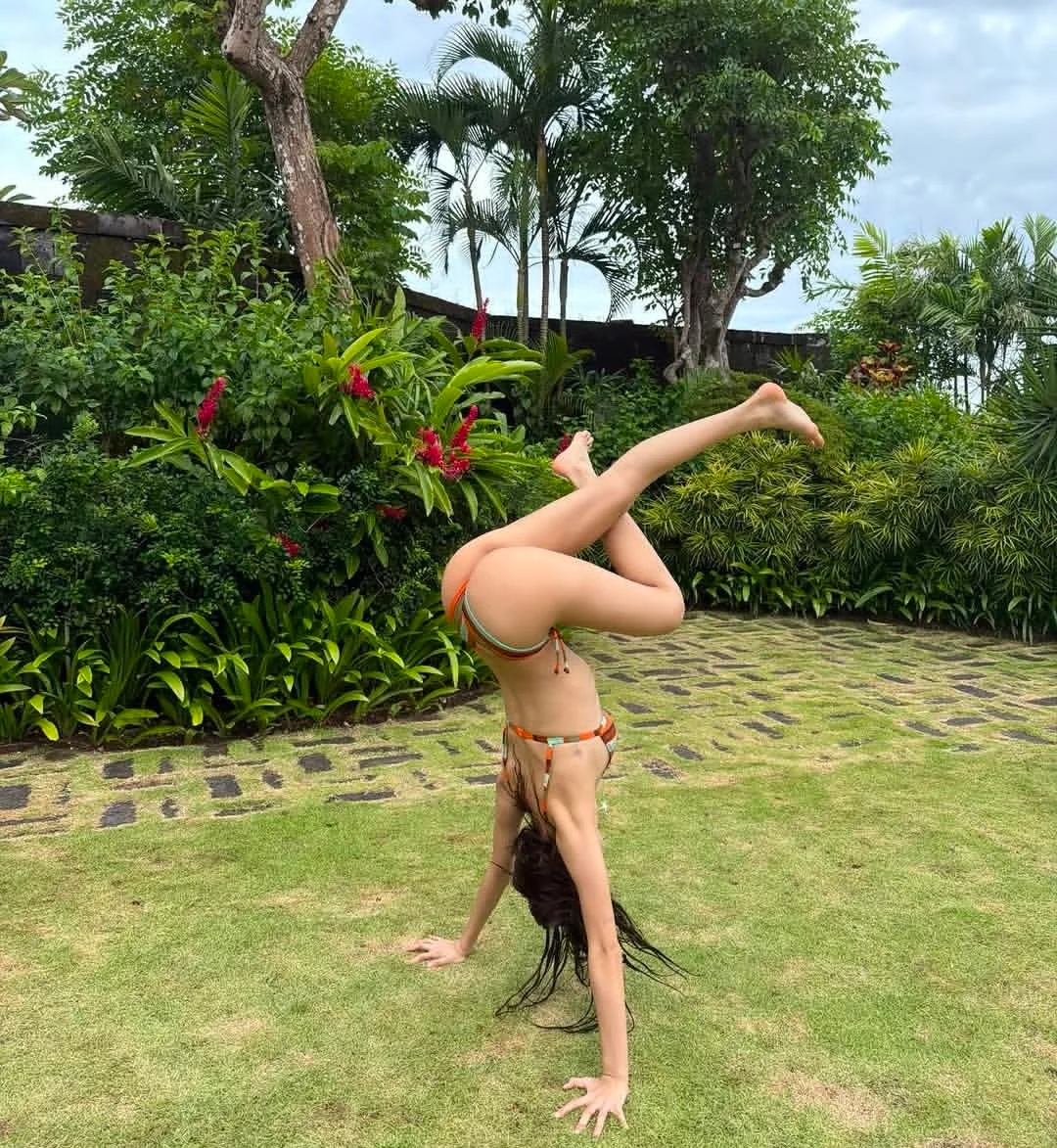 Lisa - Blackpink picture 3 of 7