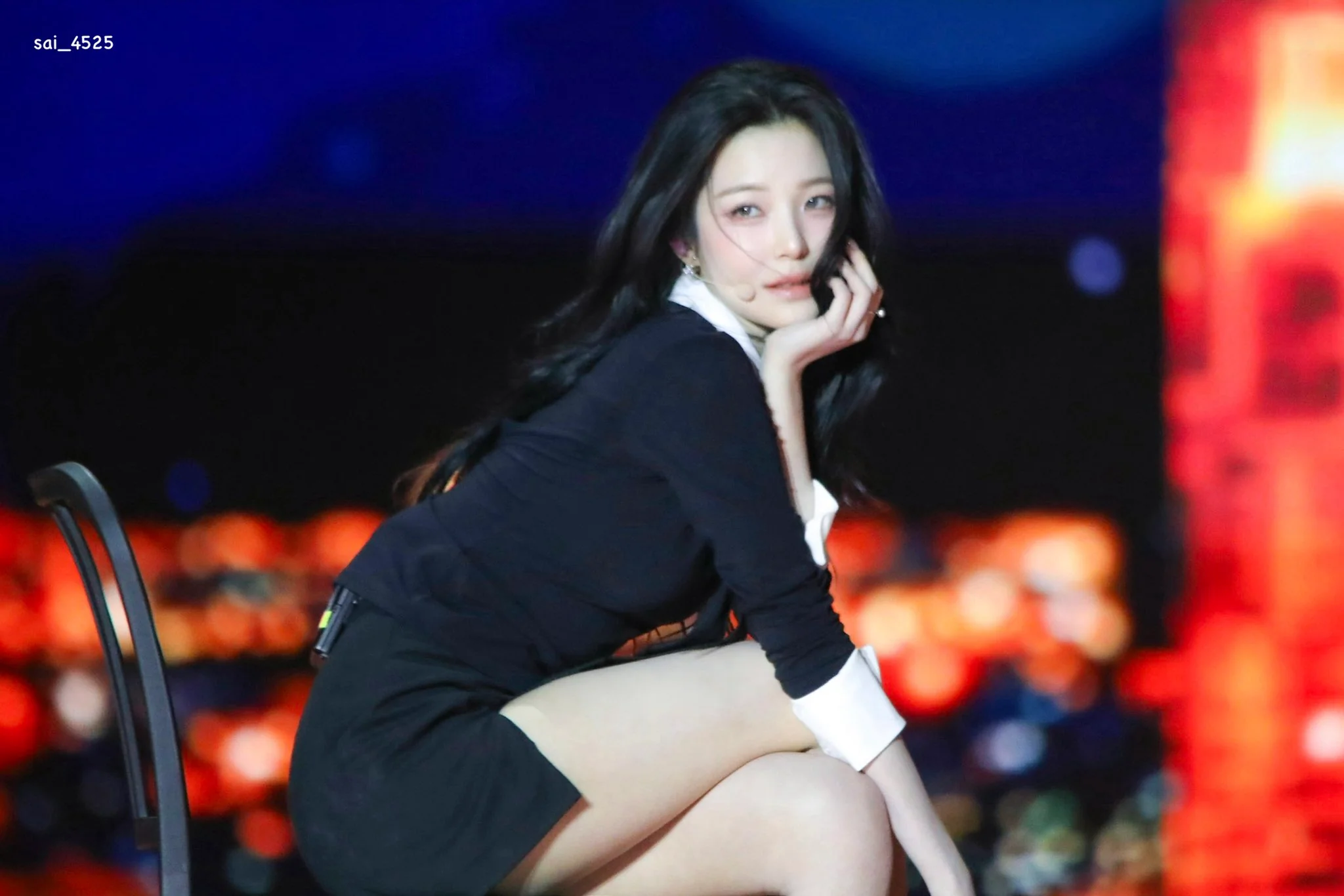 fromis_9 Jiheon picture 1 of 2