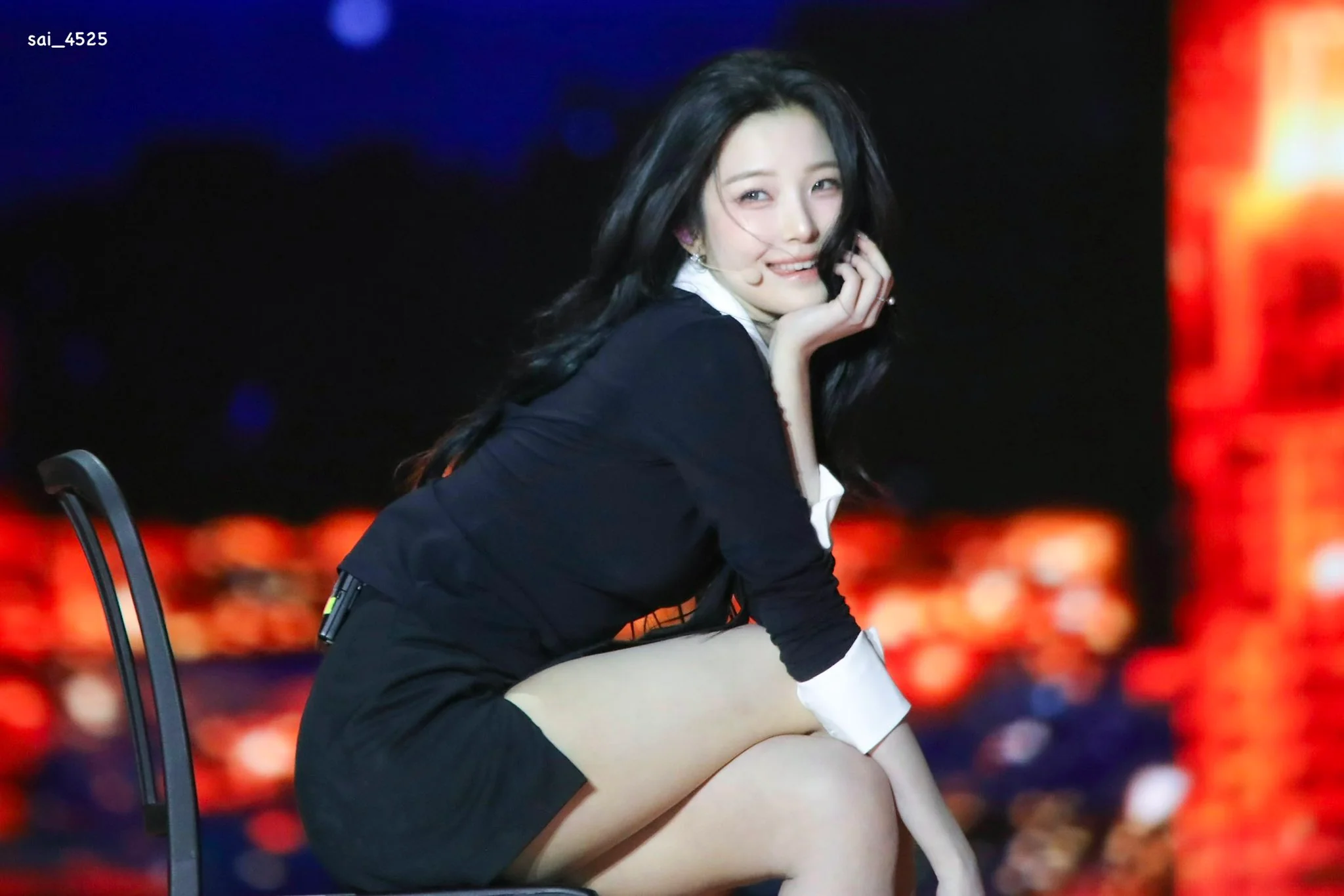 fromis_9 Jiheon picture 2 of 2