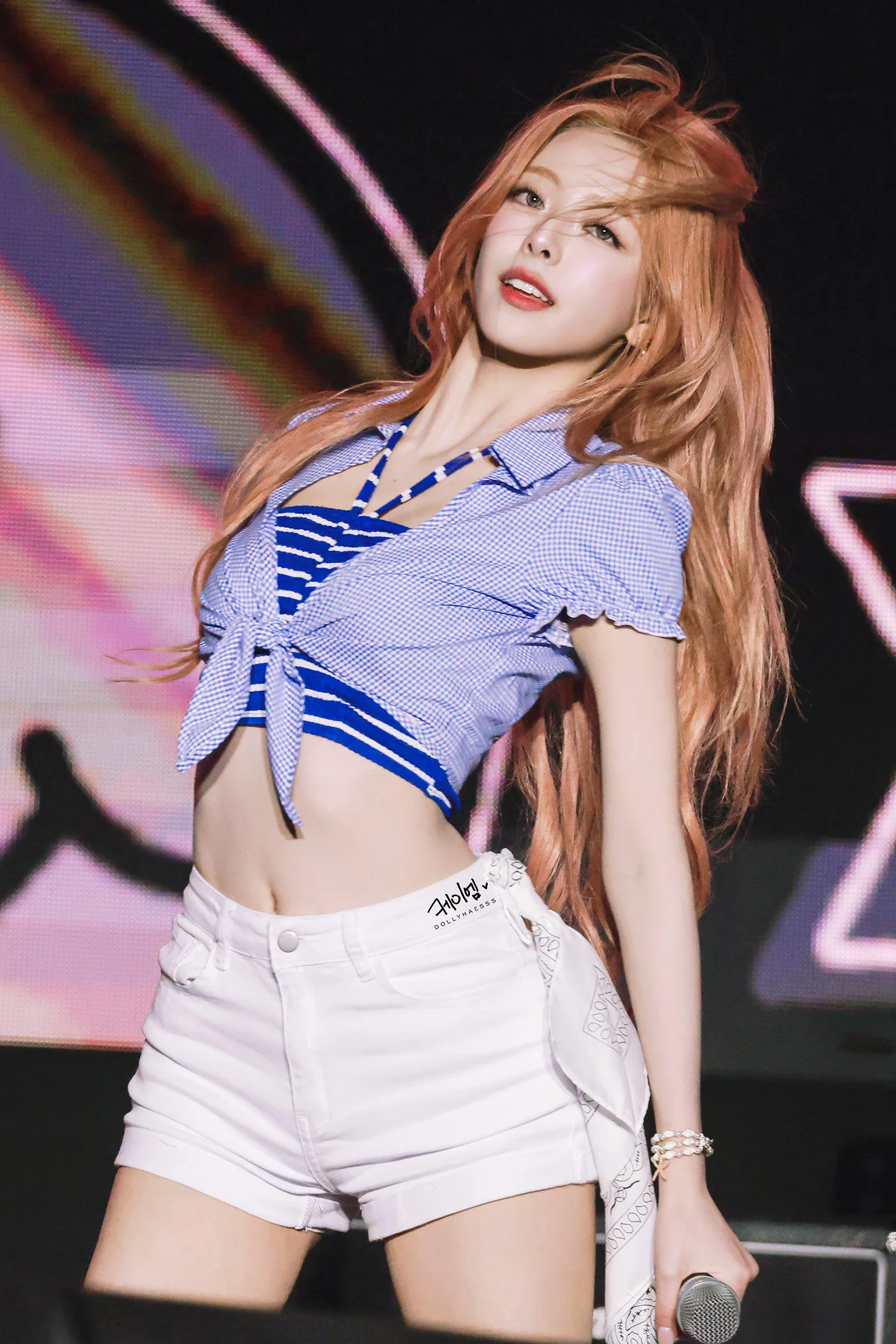 ITZY Yuna picture 1 of 1