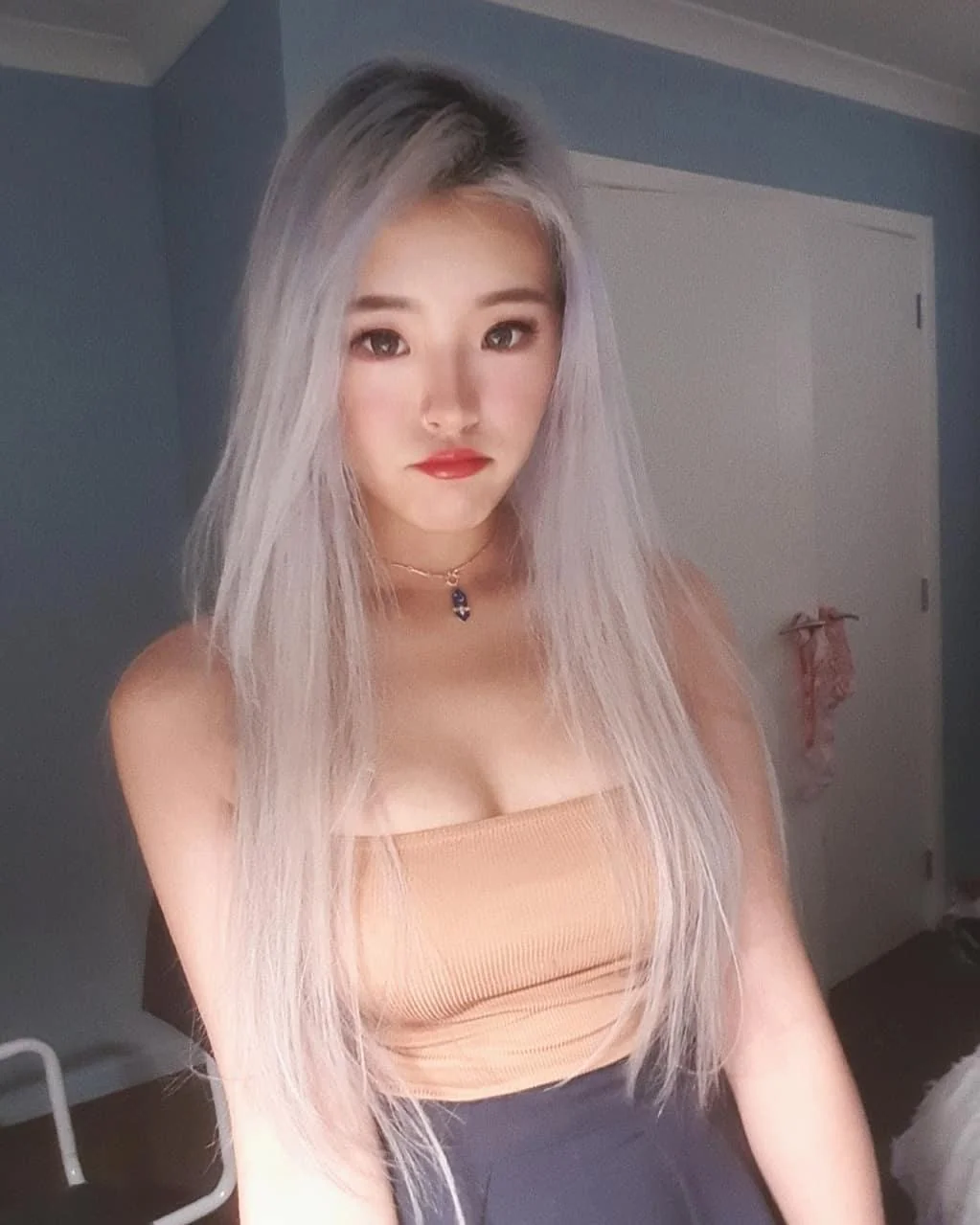 Asian blonde picture 1 of 1