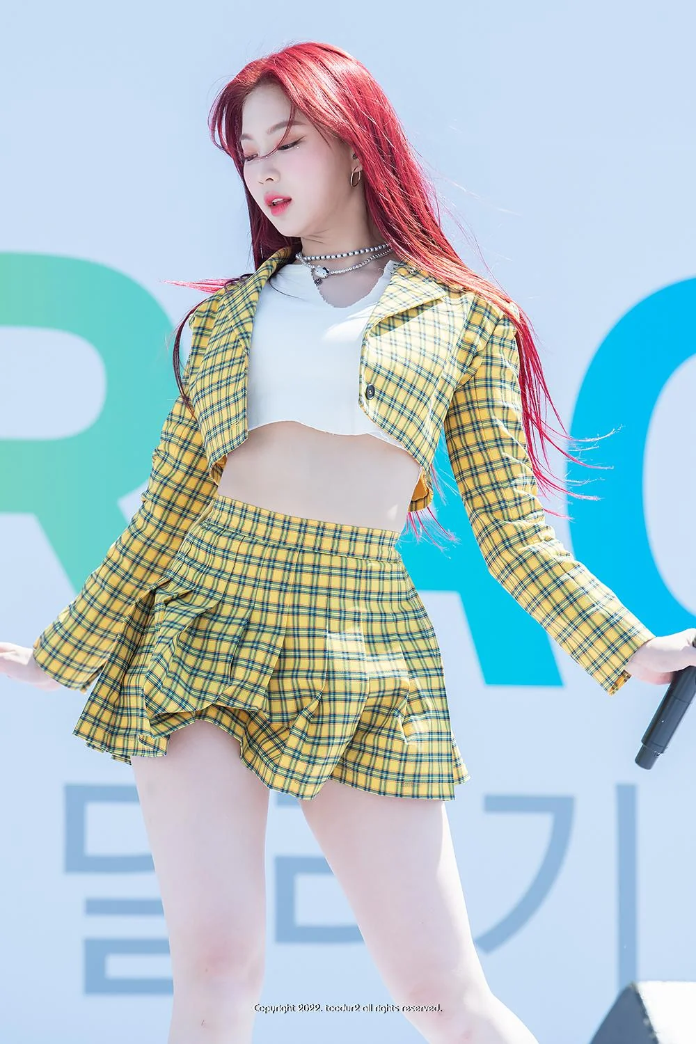 STAYC Isa picture 2 of 3