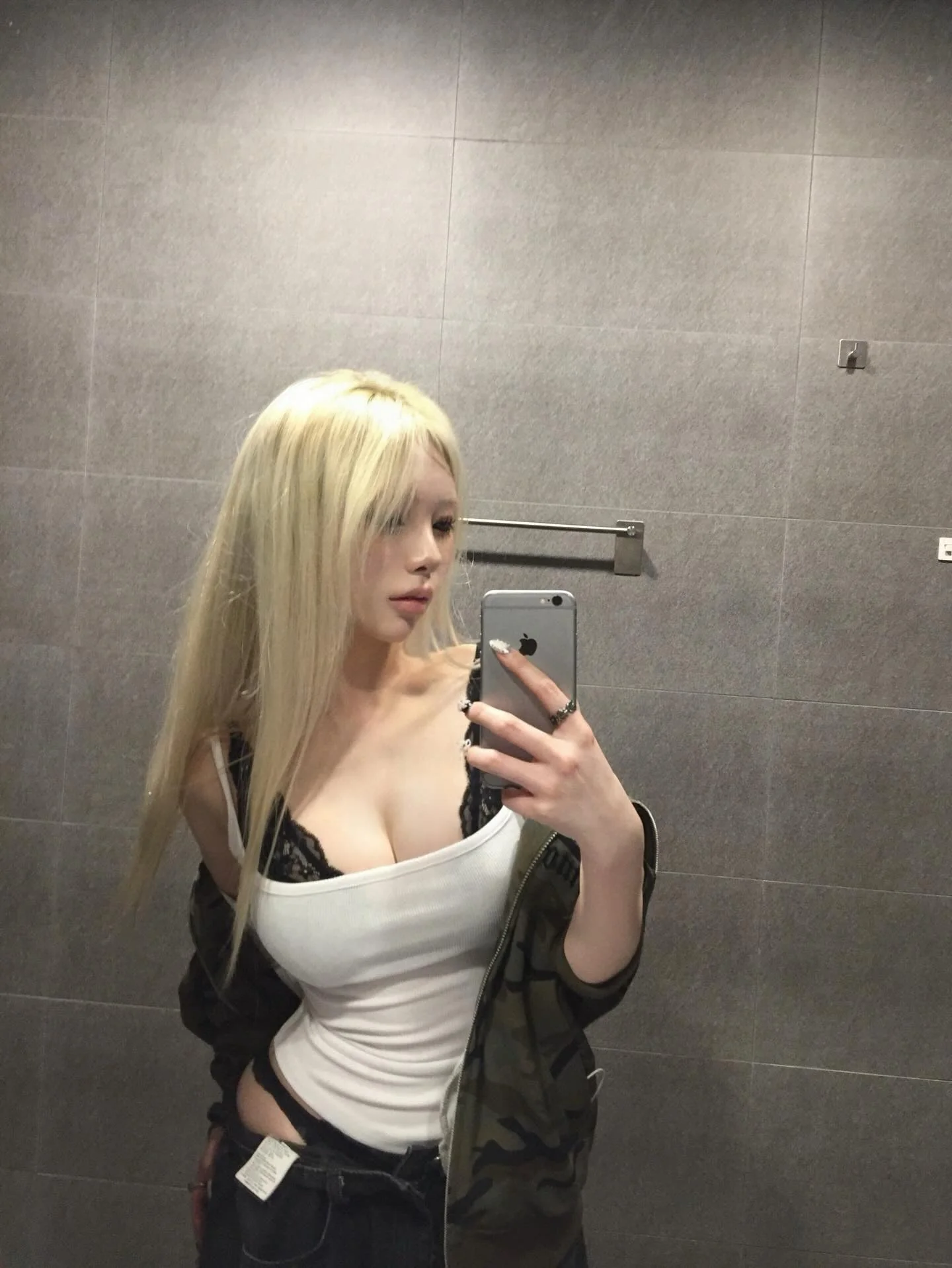 Asian blonde picture 7 of 13