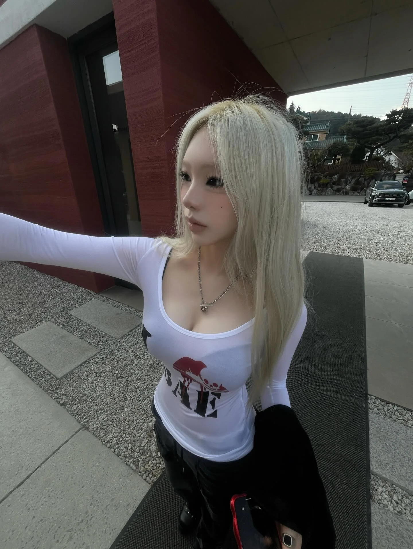 Asian blonde picture 10 of 13