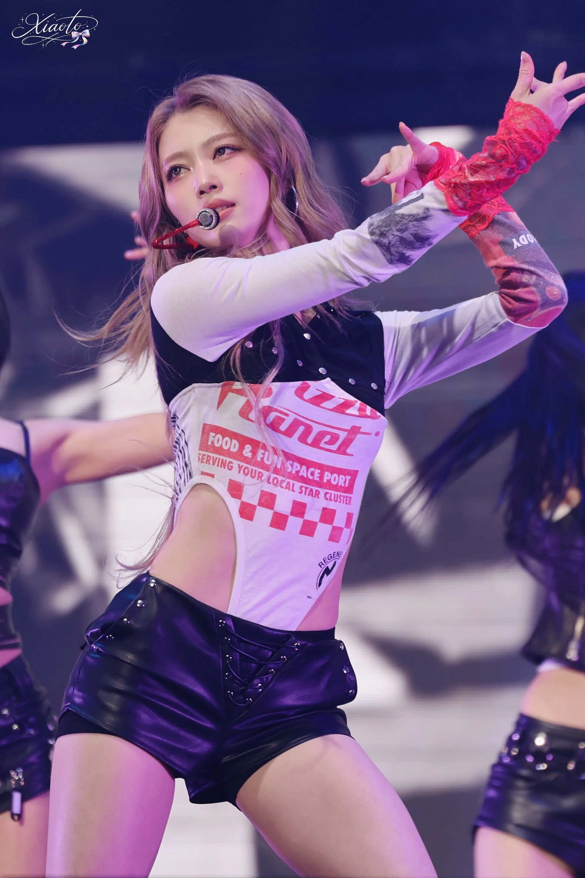 Kep1er Xiaoting picture 1 of 2