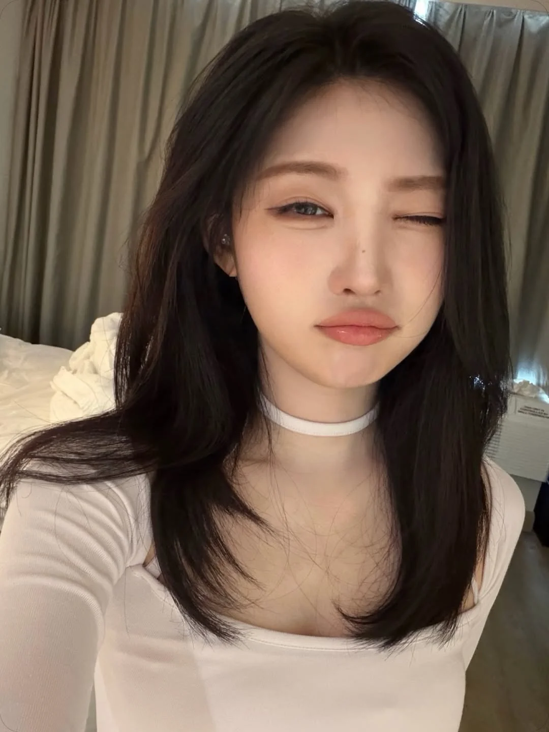 Sihyeon - Everglow picture 2 of 4