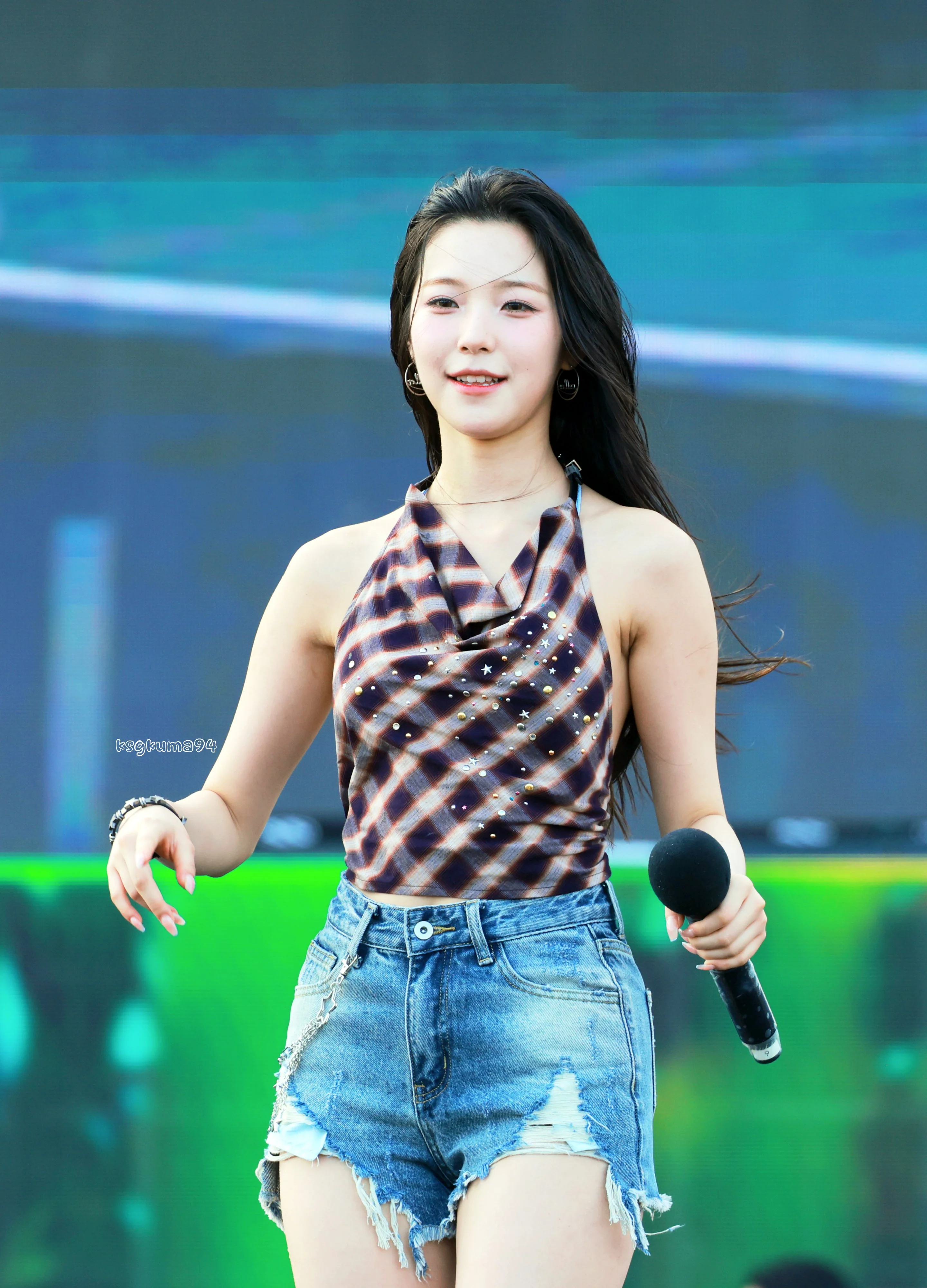 fromis_9 Jiheon picture 1 of 5