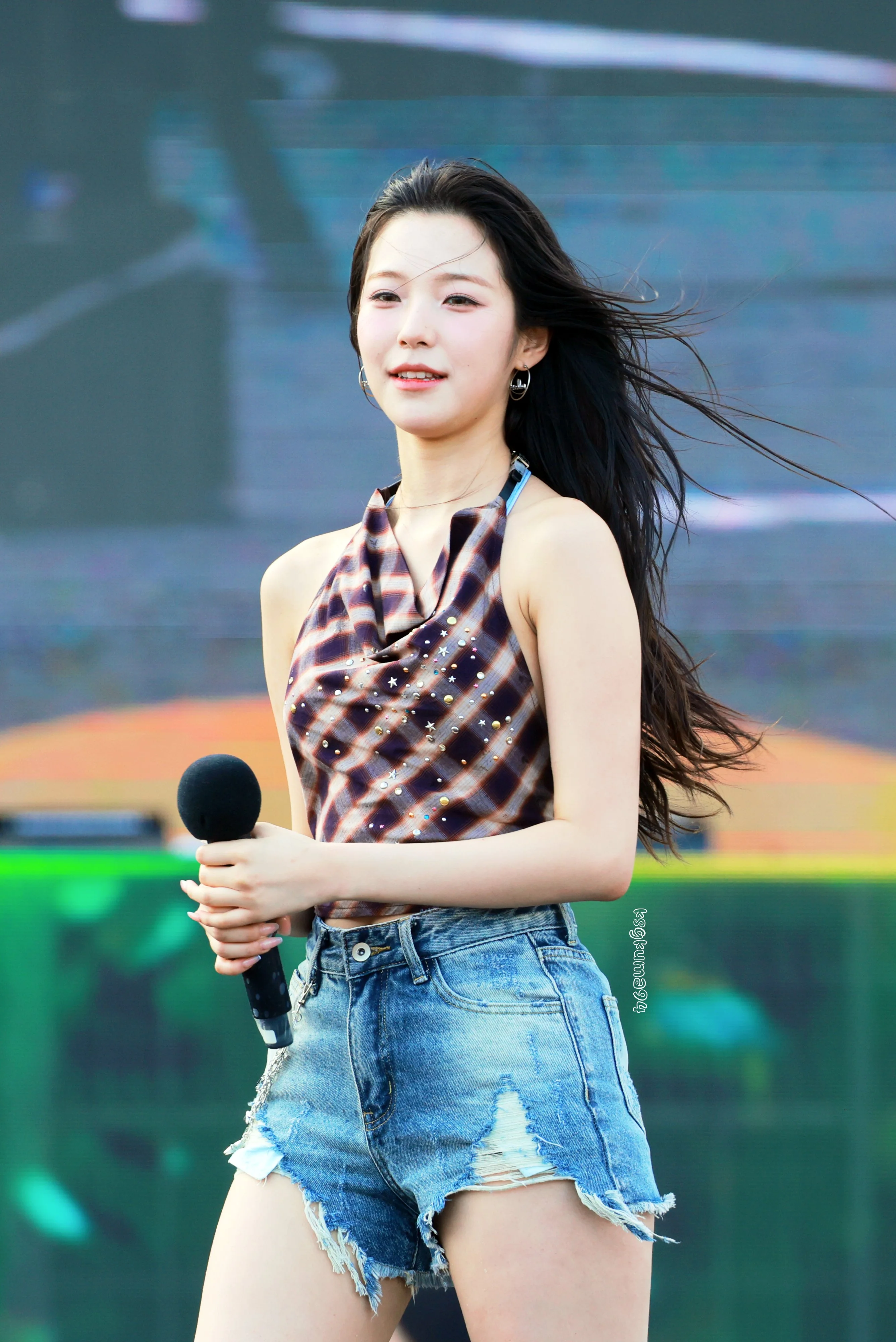 fromis_9 Jiheon picture 2 of 5