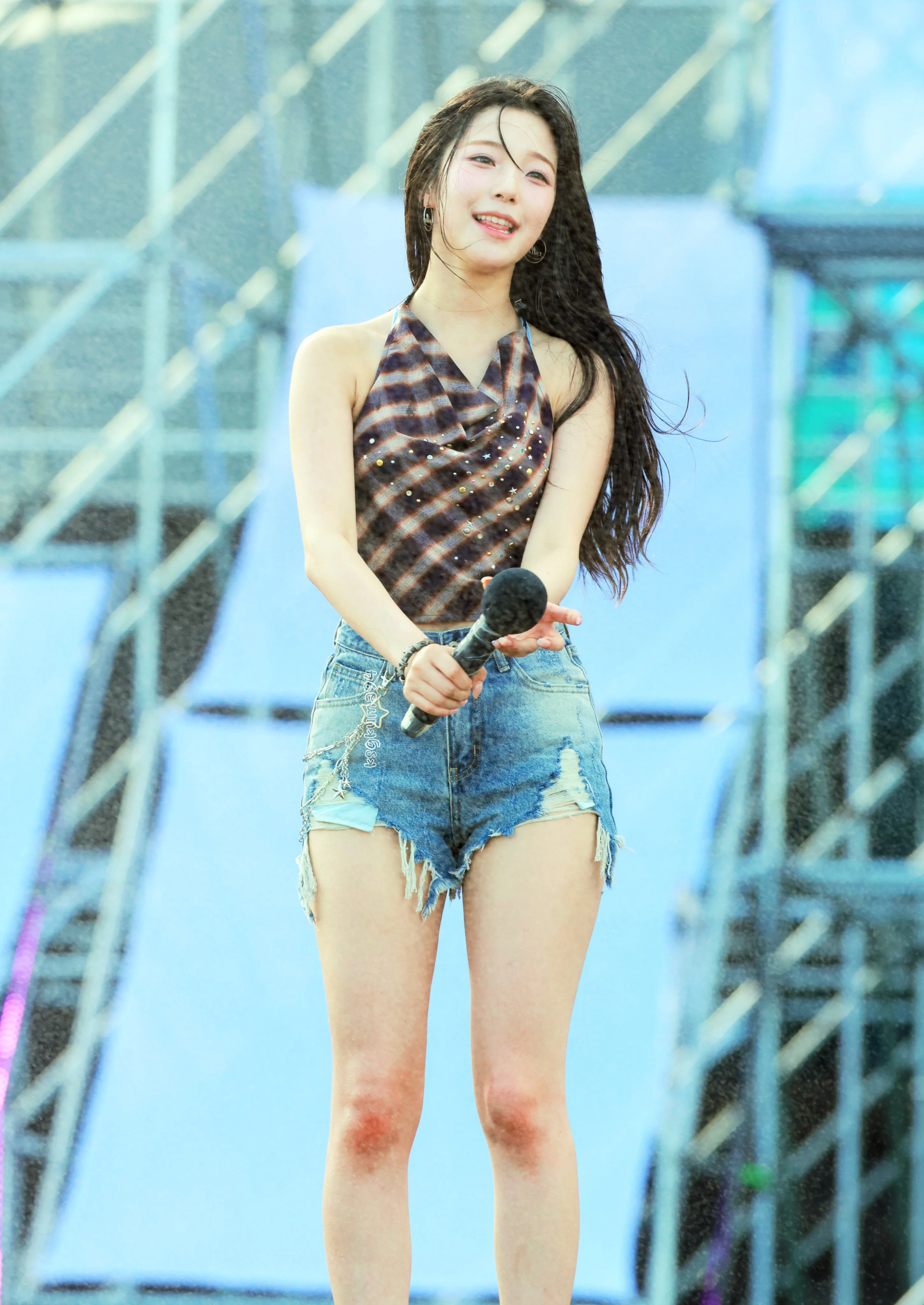 fromis_9 Jiheon picture 3 of 5