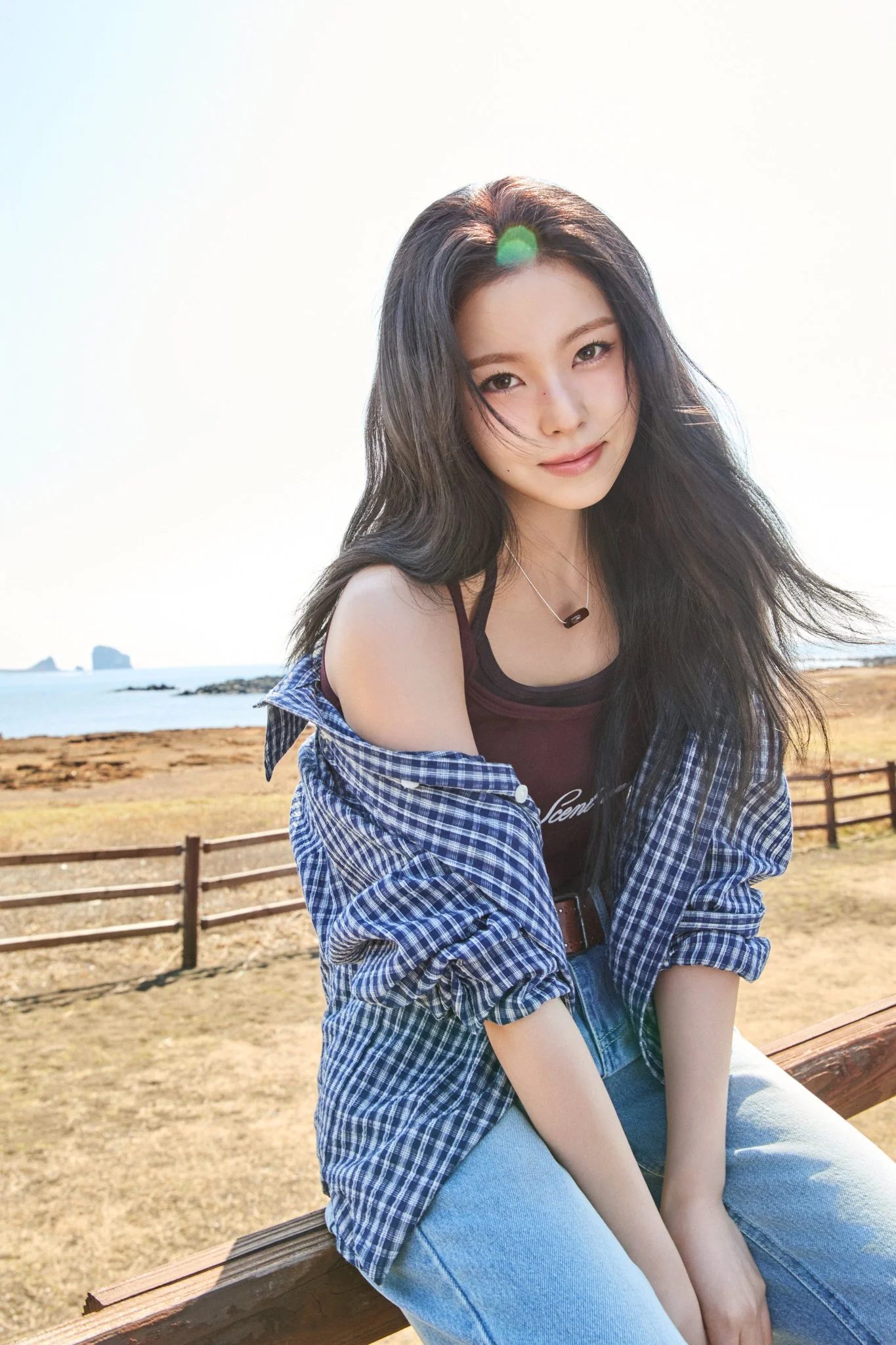 NMIXX Kyujin picture 2 of 3