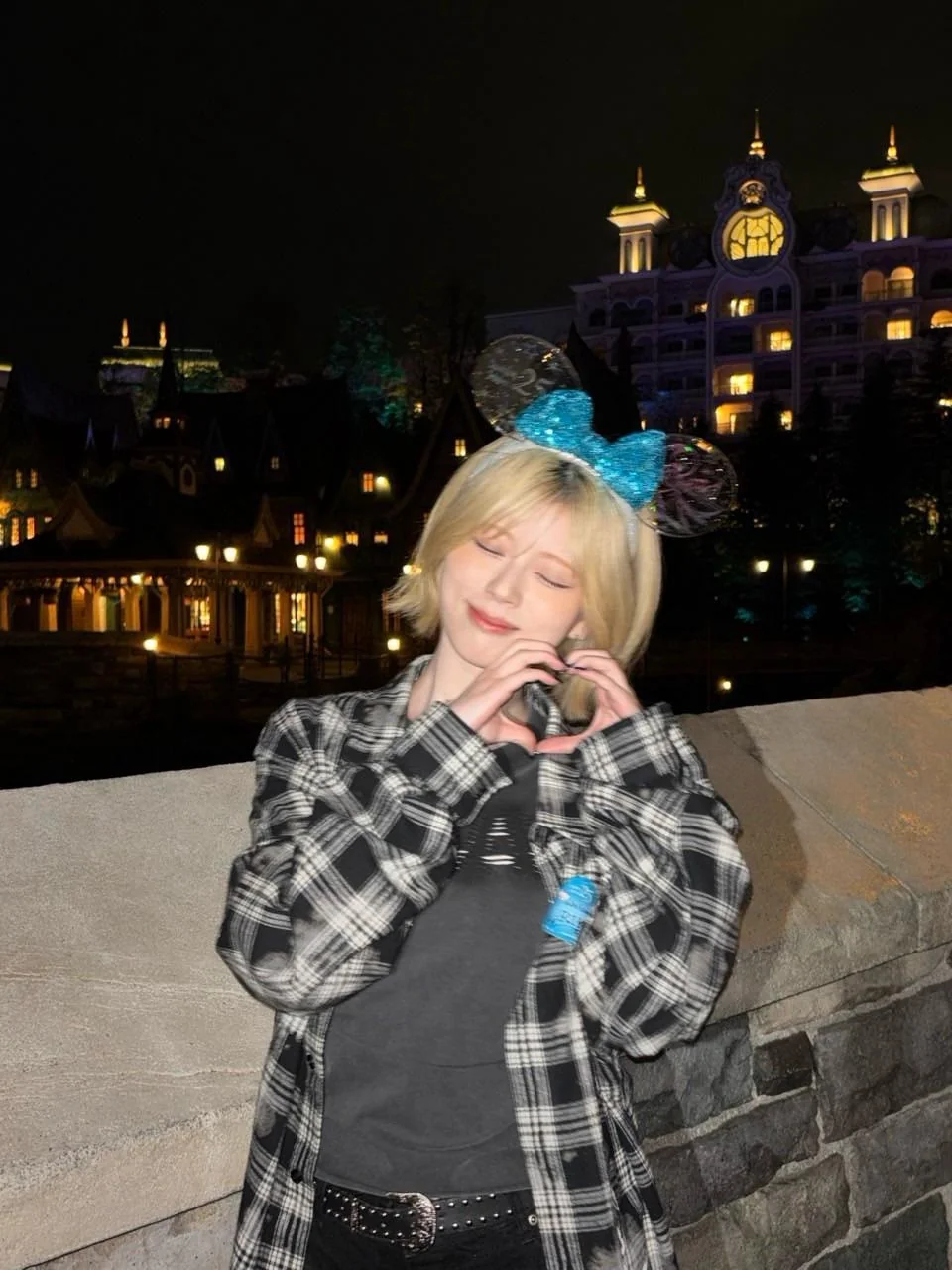 NiziU - Riku picture 7 of 8