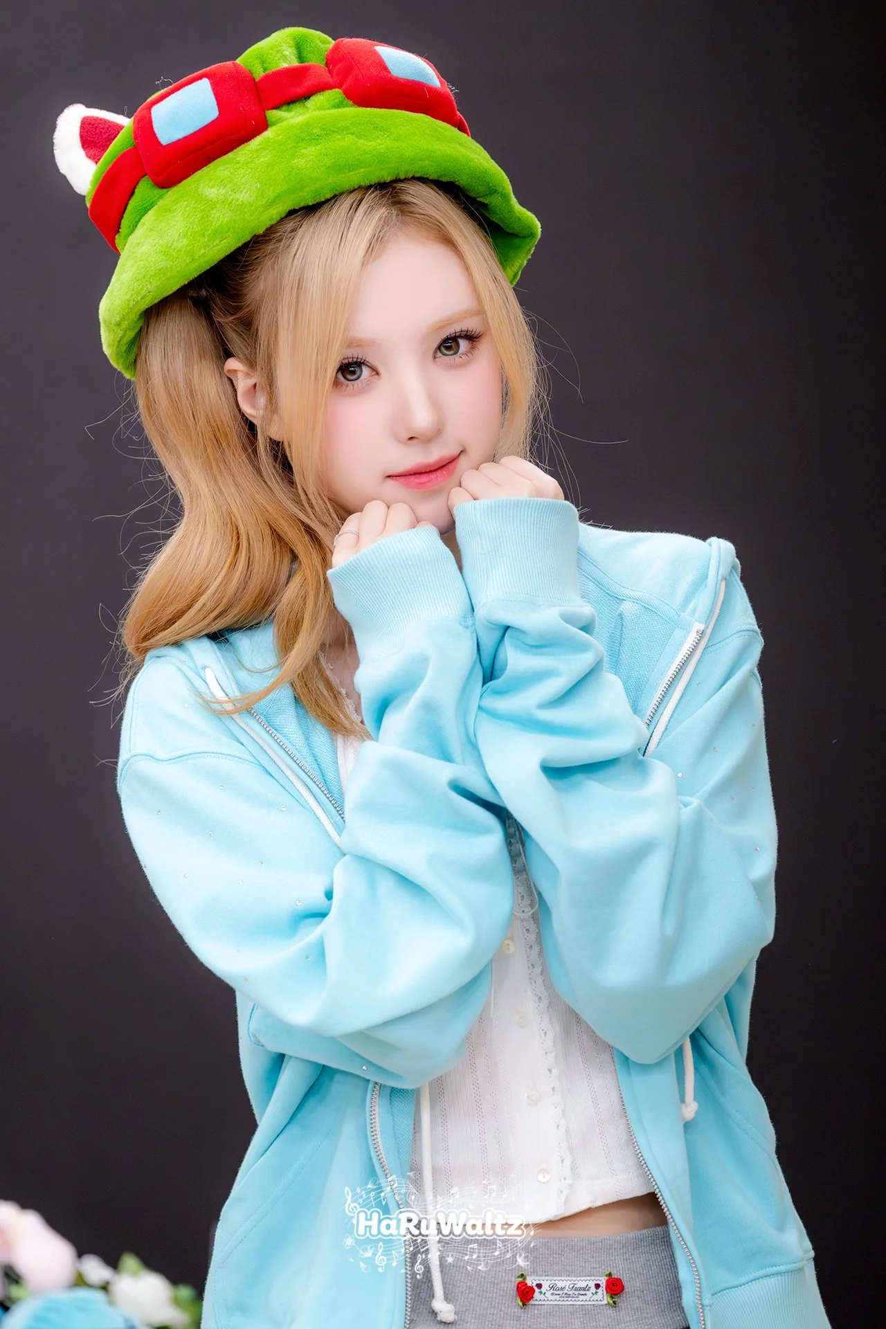 ODD YOUTH Myah picture 1 of 2