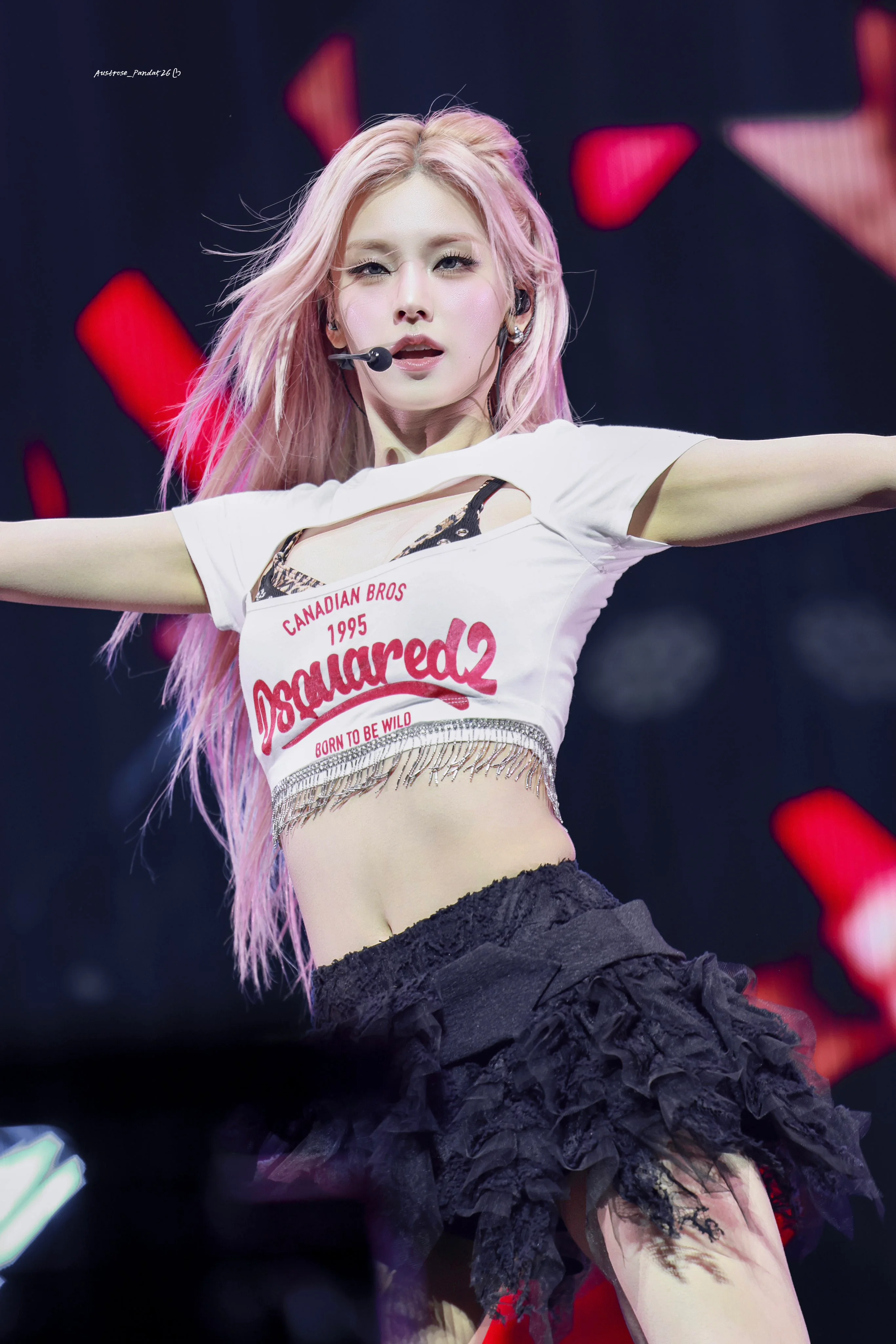 ITZY Yeji picture 1 of 3