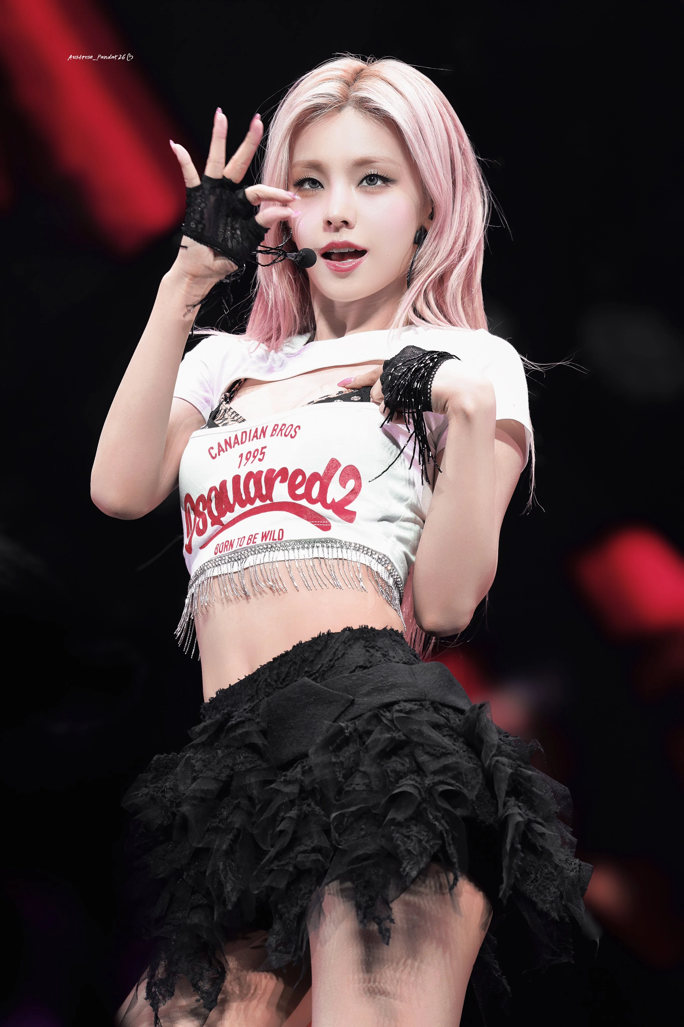 ITZY Yeji picture 2 of 3