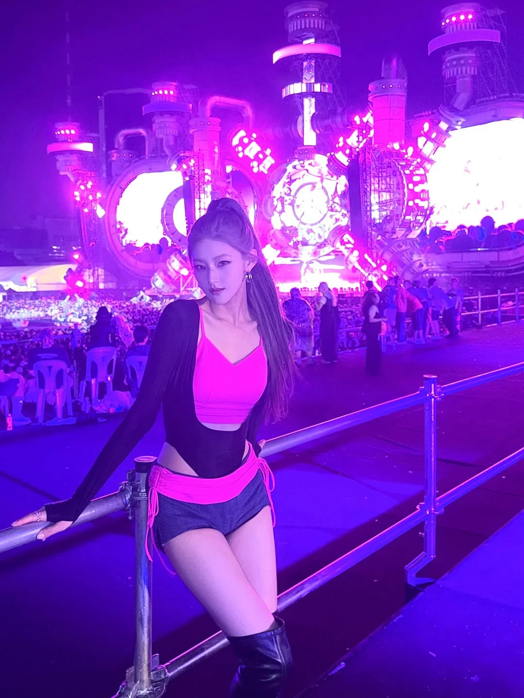 Haneul picture 3 of 4