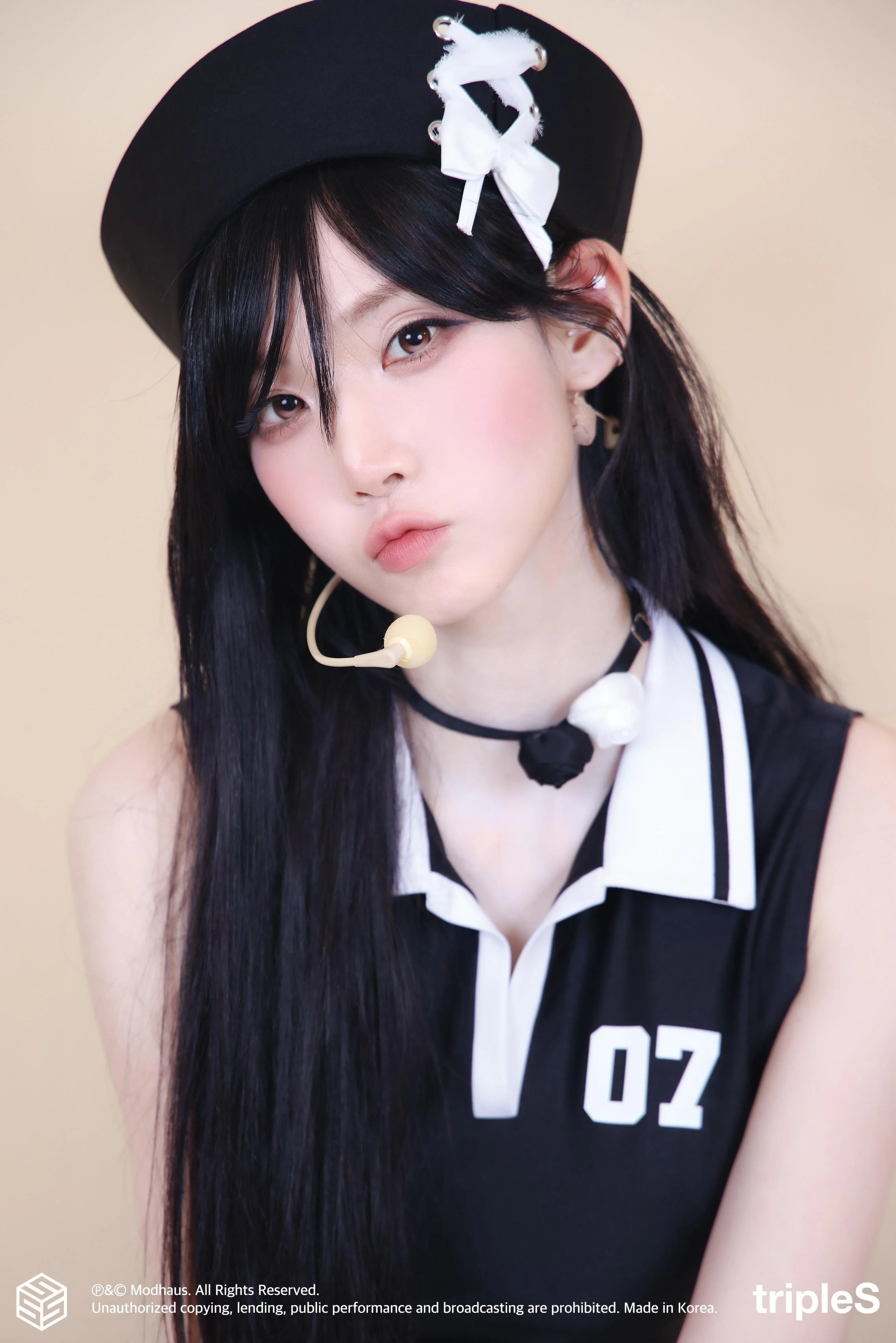 tripleS - Nakyoung picture 2 of 3