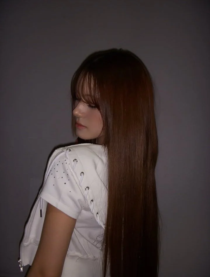 NiziU Nina picture 3 of 9