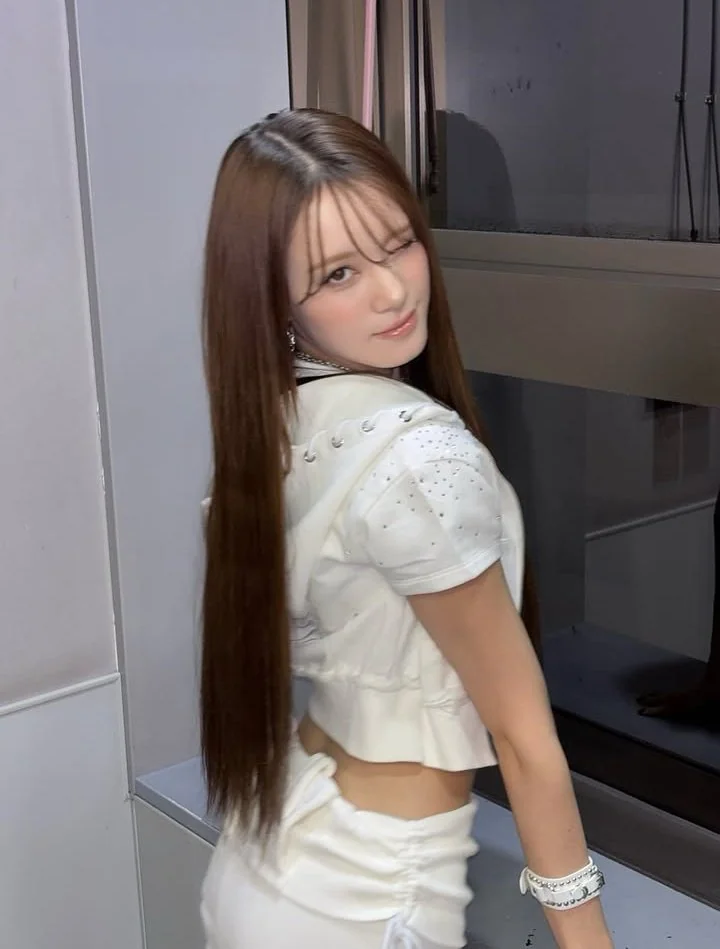 NiziU Nina picture 9 of 9