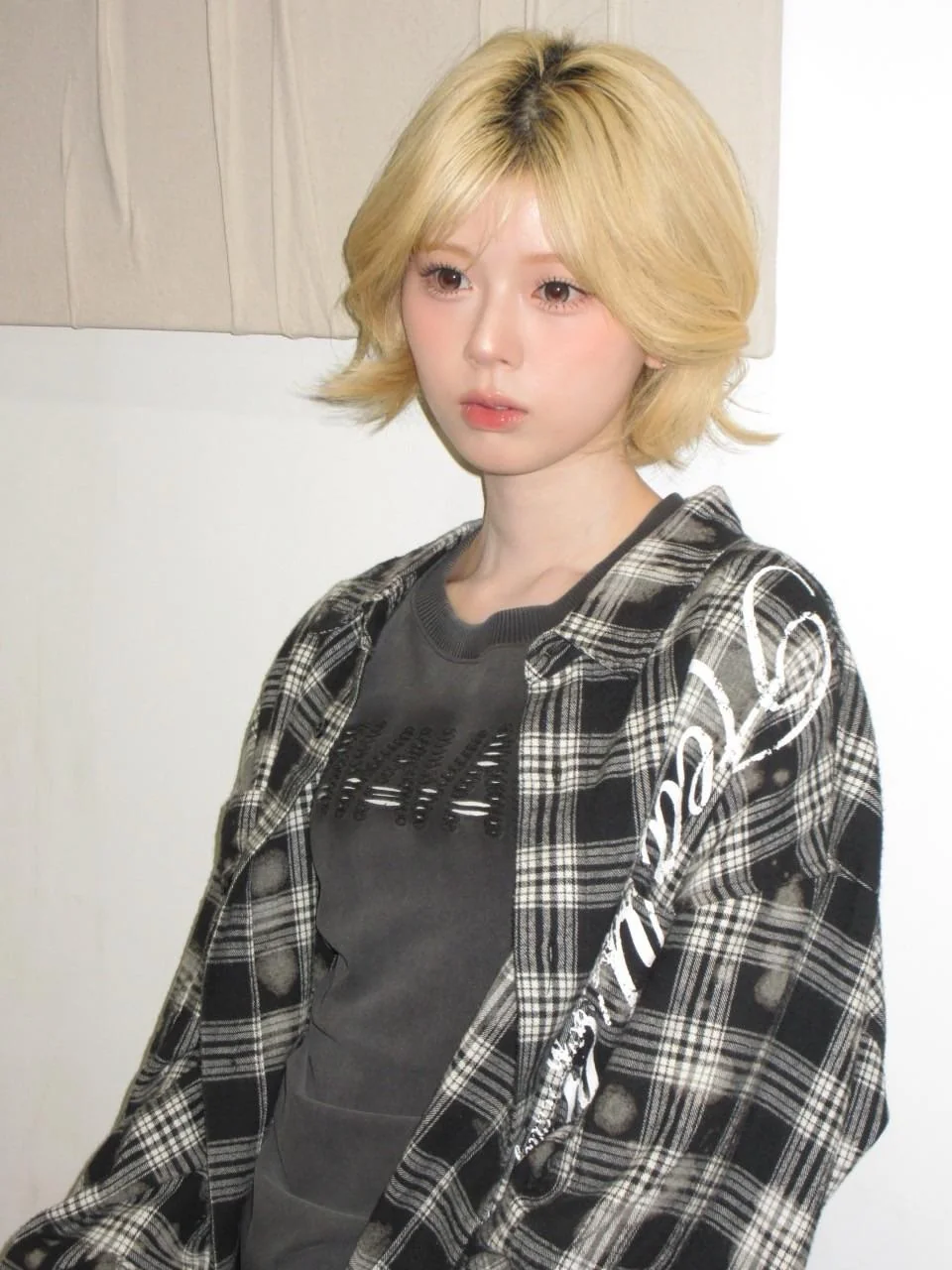 NiziU - Riku picture 2 of 3