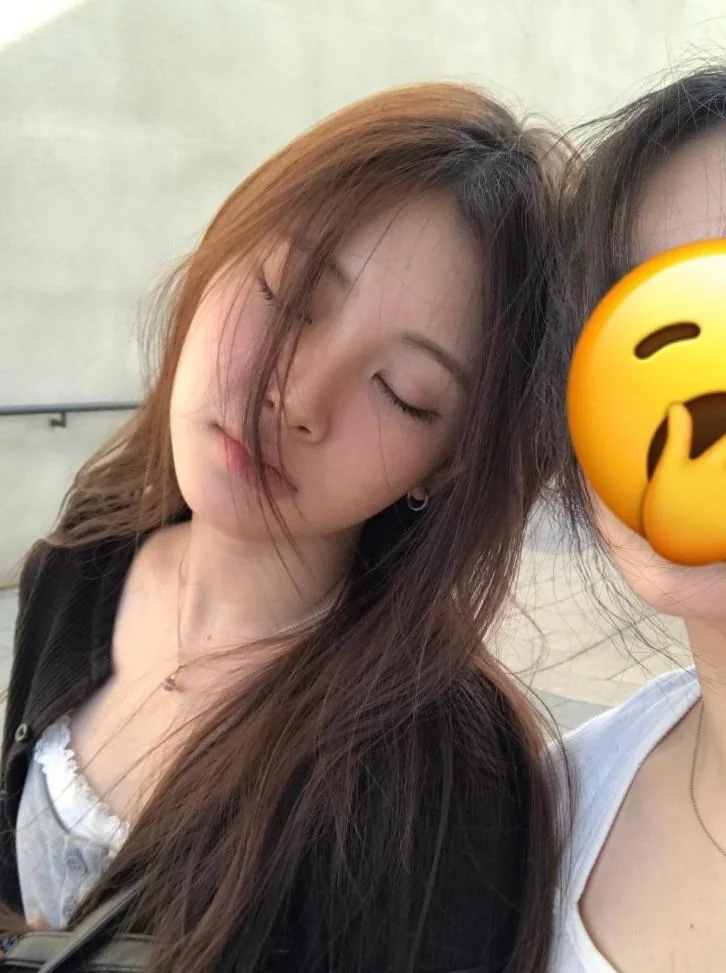 Baby DONT Cry - Yihyun picture 4 of 4