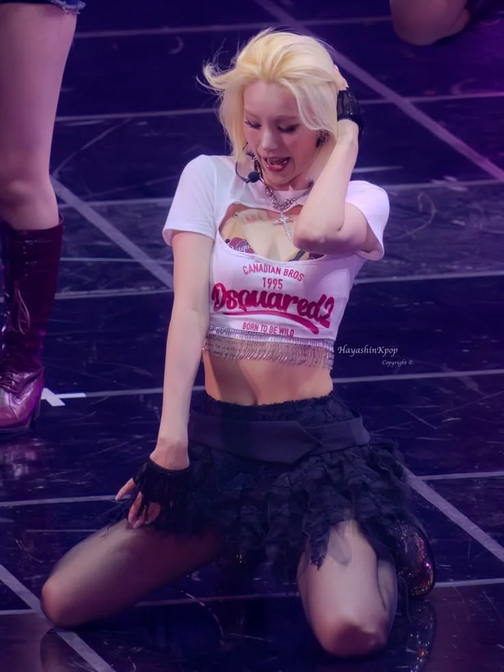 ITZY Yeji picture 3 of 3