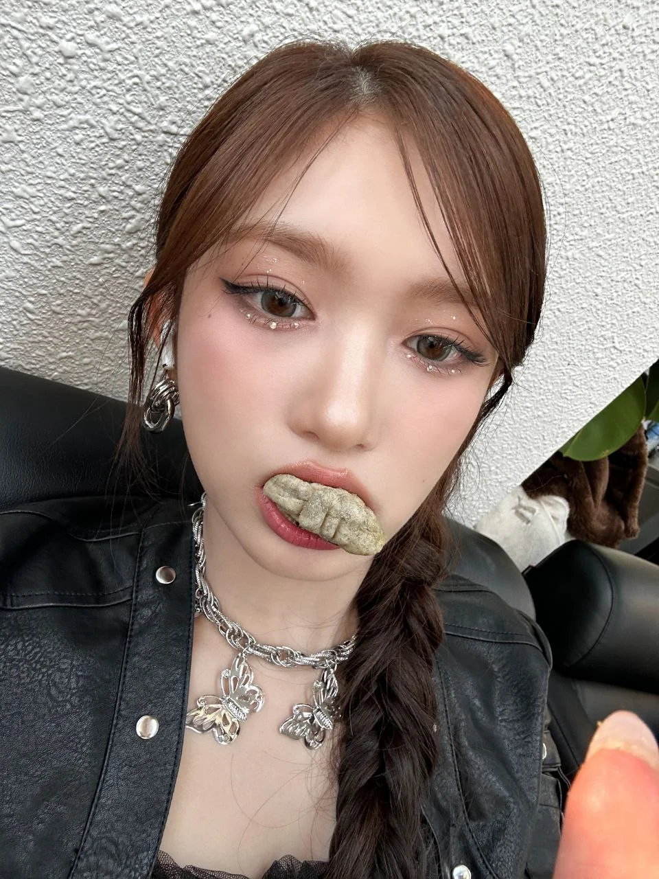 Leeseo picture 2 of 4