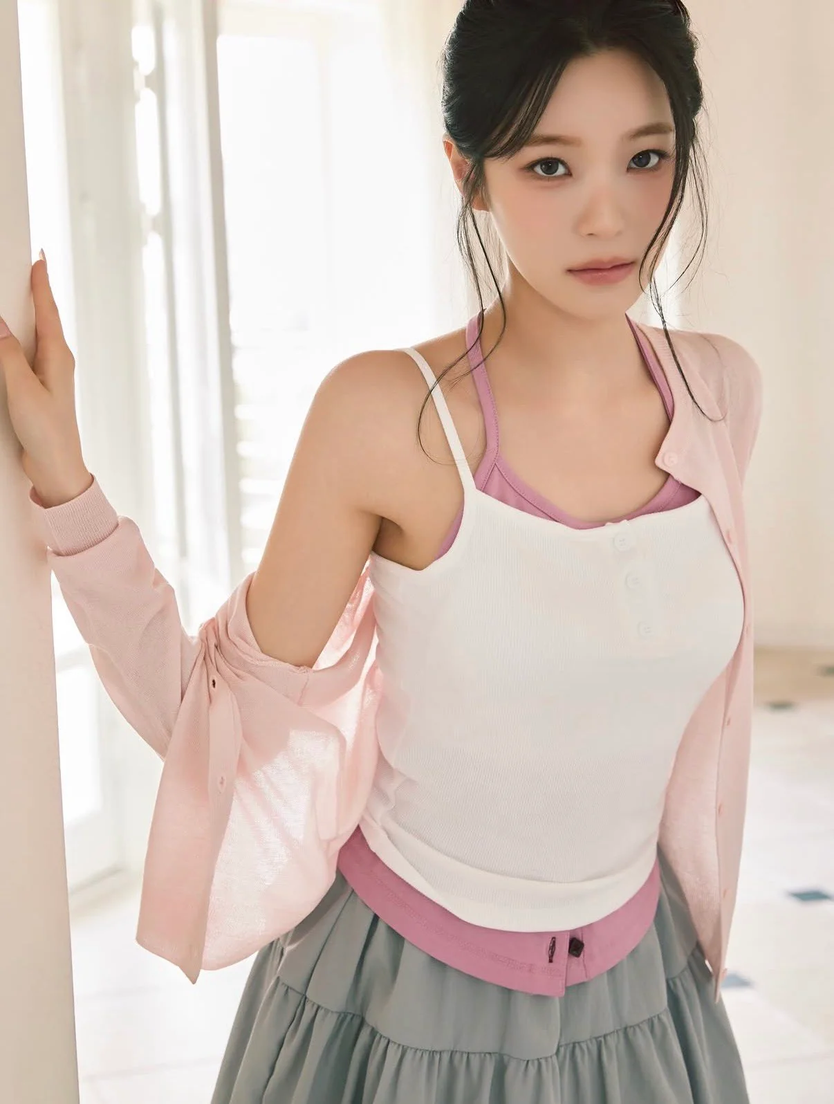 fromis_9 Jiheon picture 2 of 2