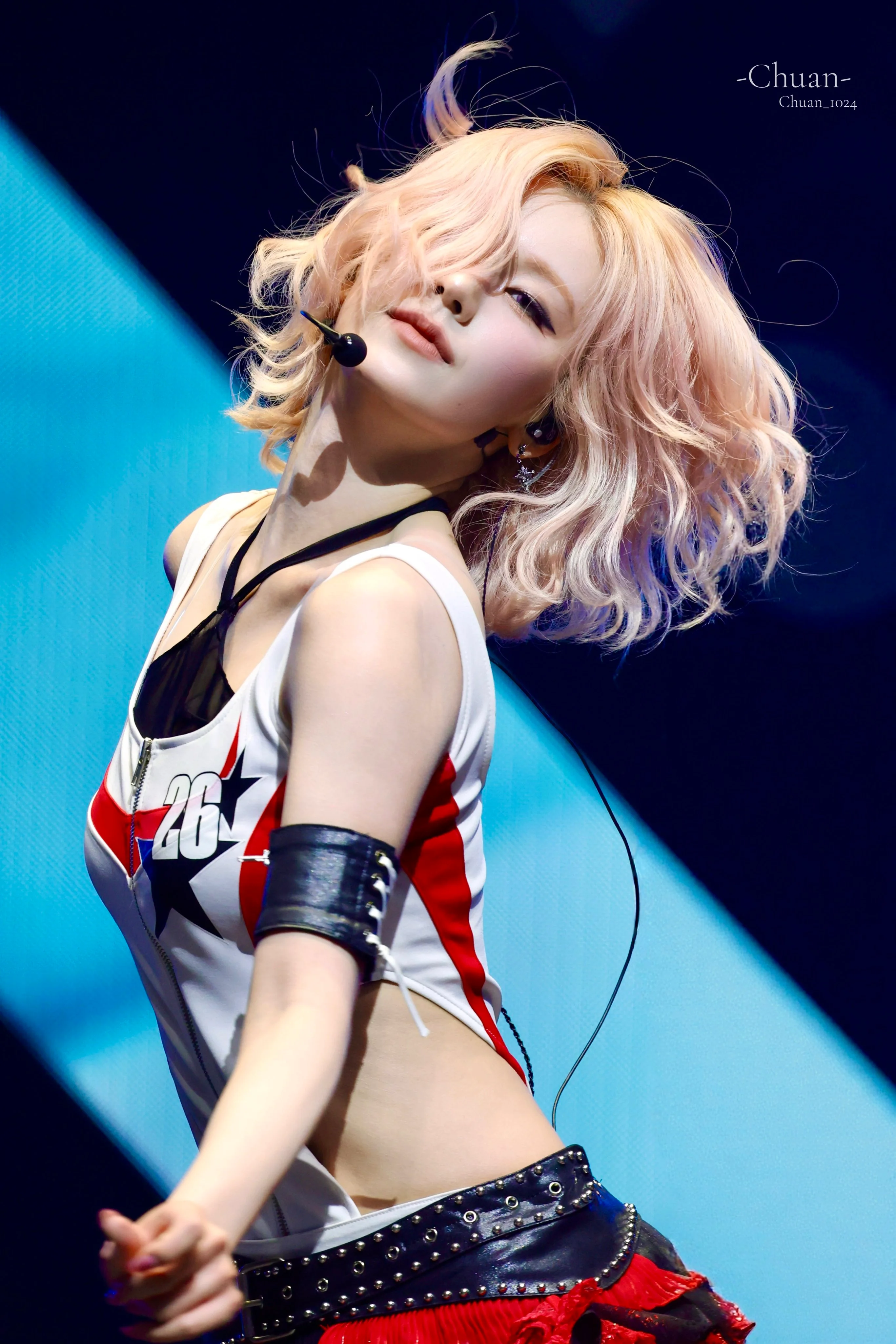 ITZY Yeji picture 2 of 3