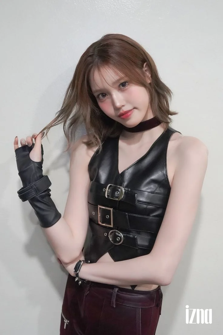 Izna - Jeong Saebi picture 3 of 6