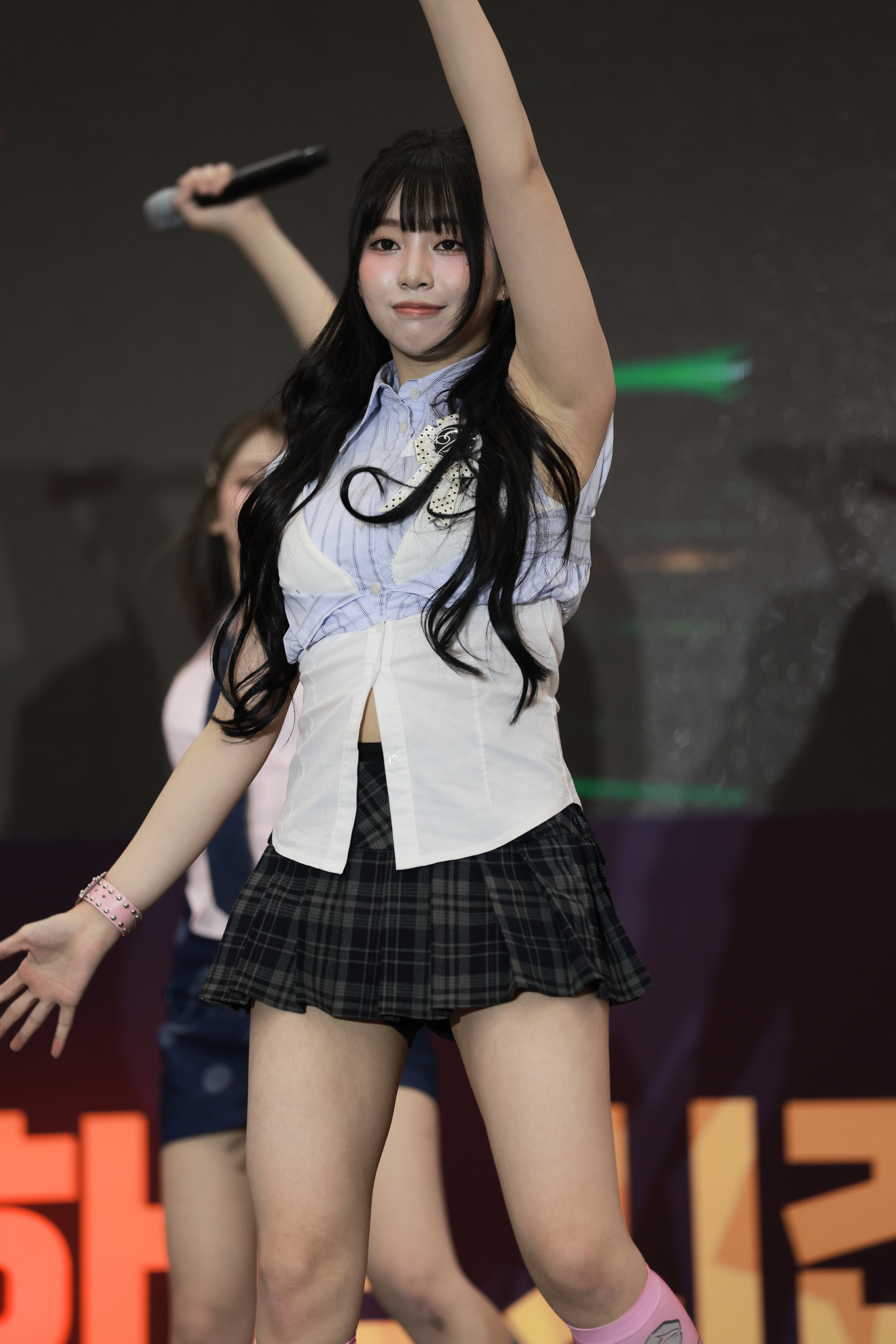 UNIS Nana picture 2 of 8