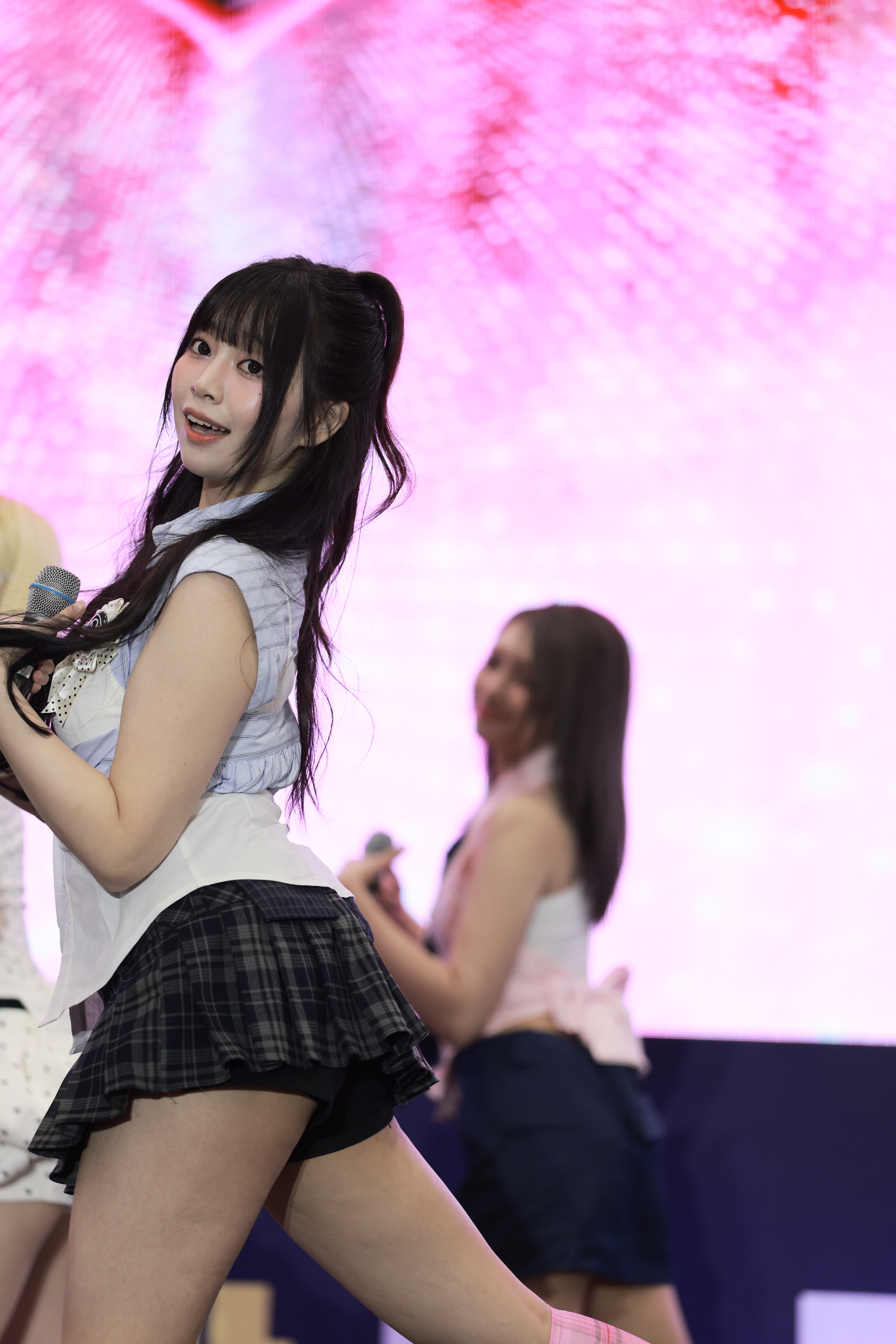 UNIS Nana picture 3 of 8