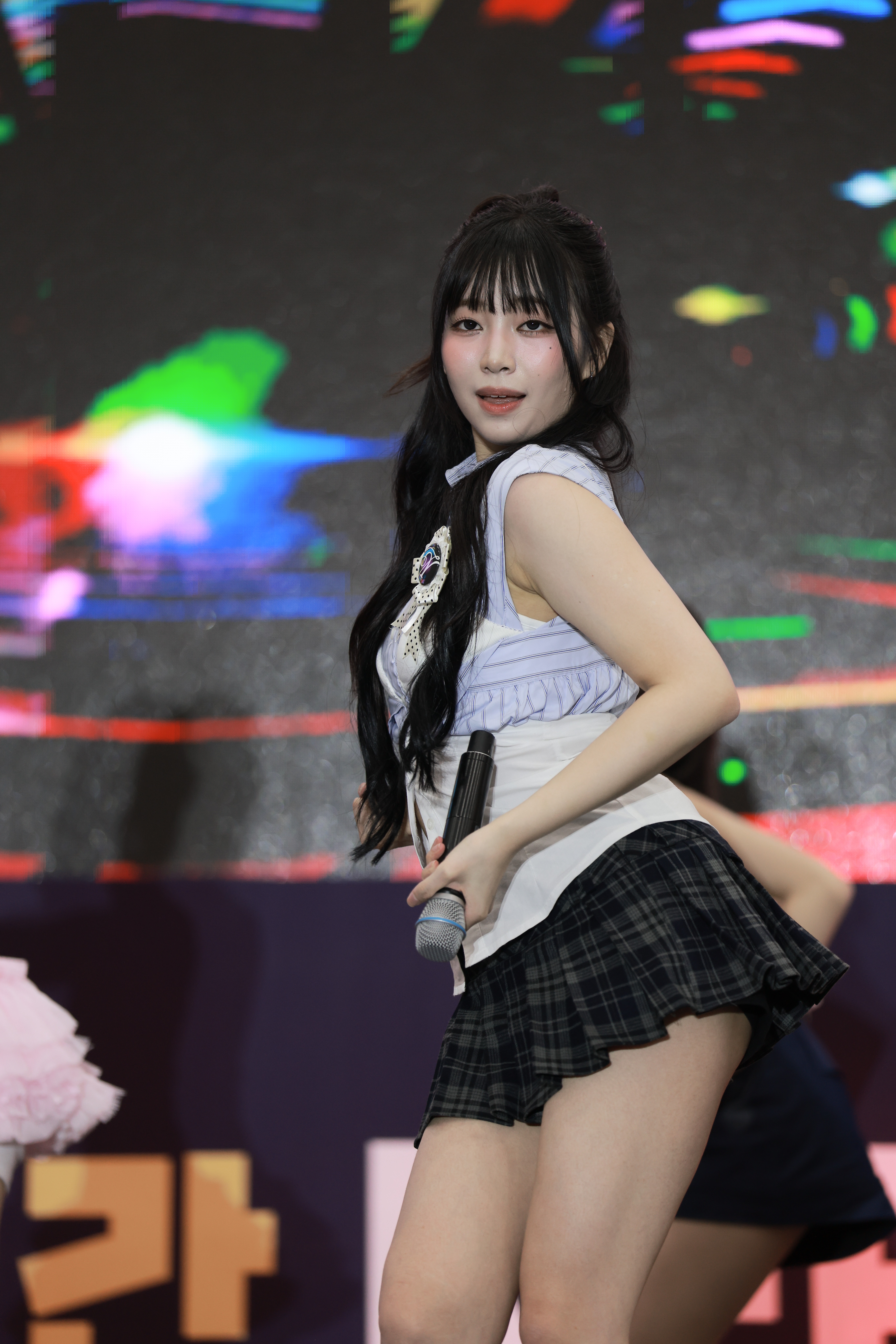 UNIS Nana picture 4 of 8