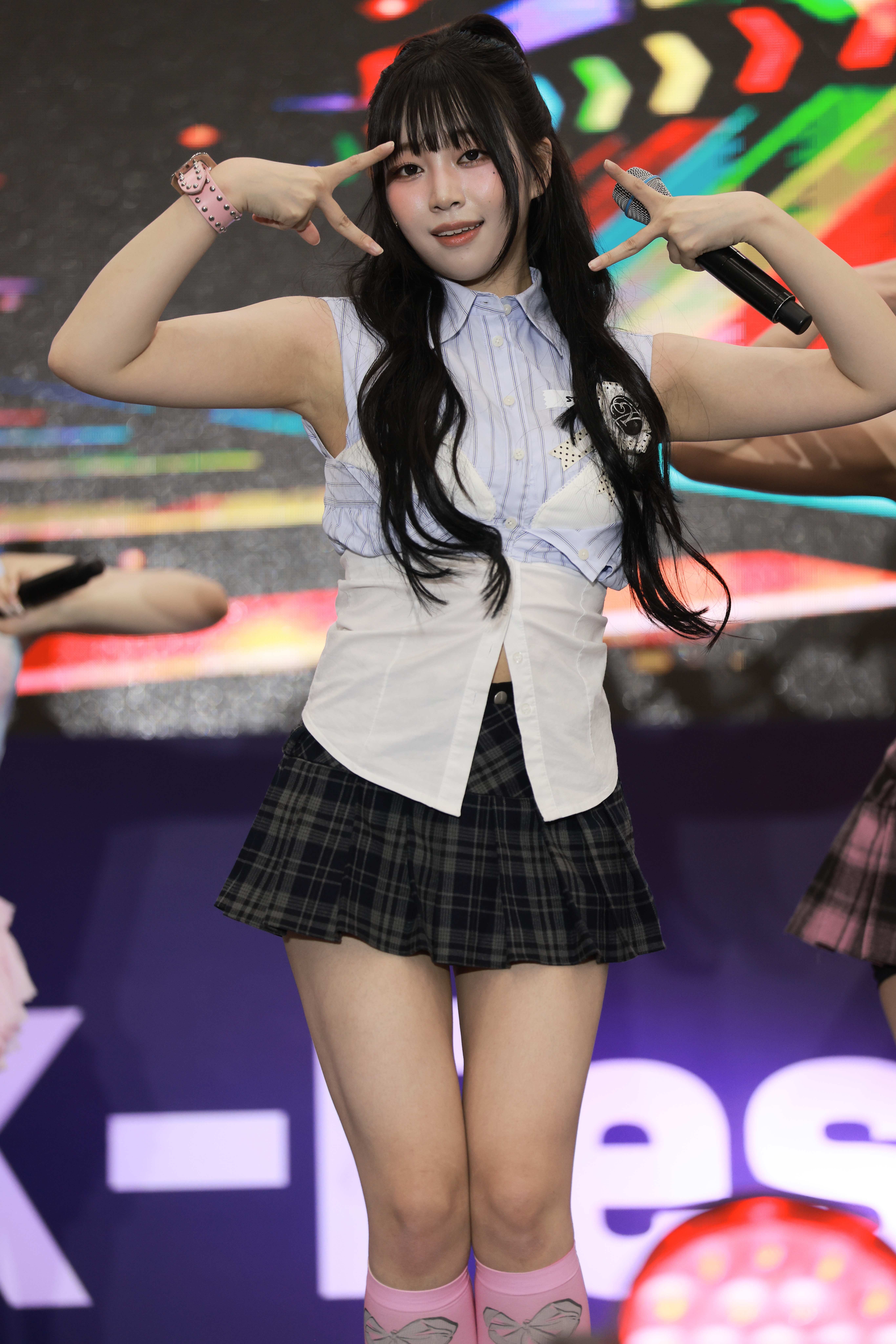 UNIS Nana picture 5 of 8