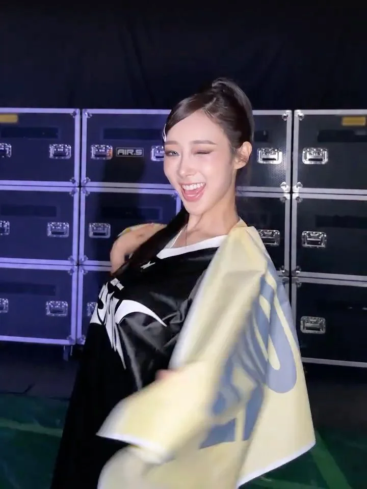 Giselle (aespa) (recent video screenshots) picture 2 of 2