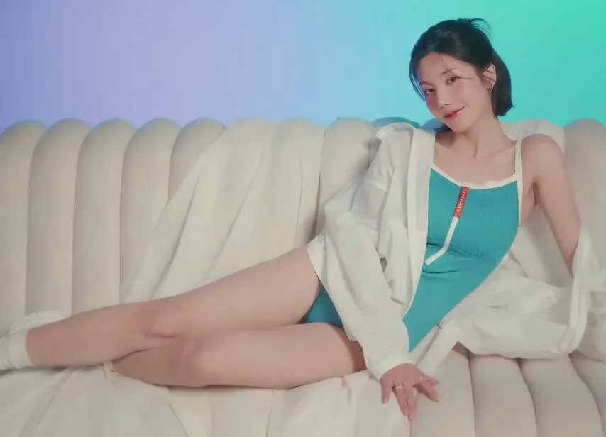 Eunbi picture 1 of 1