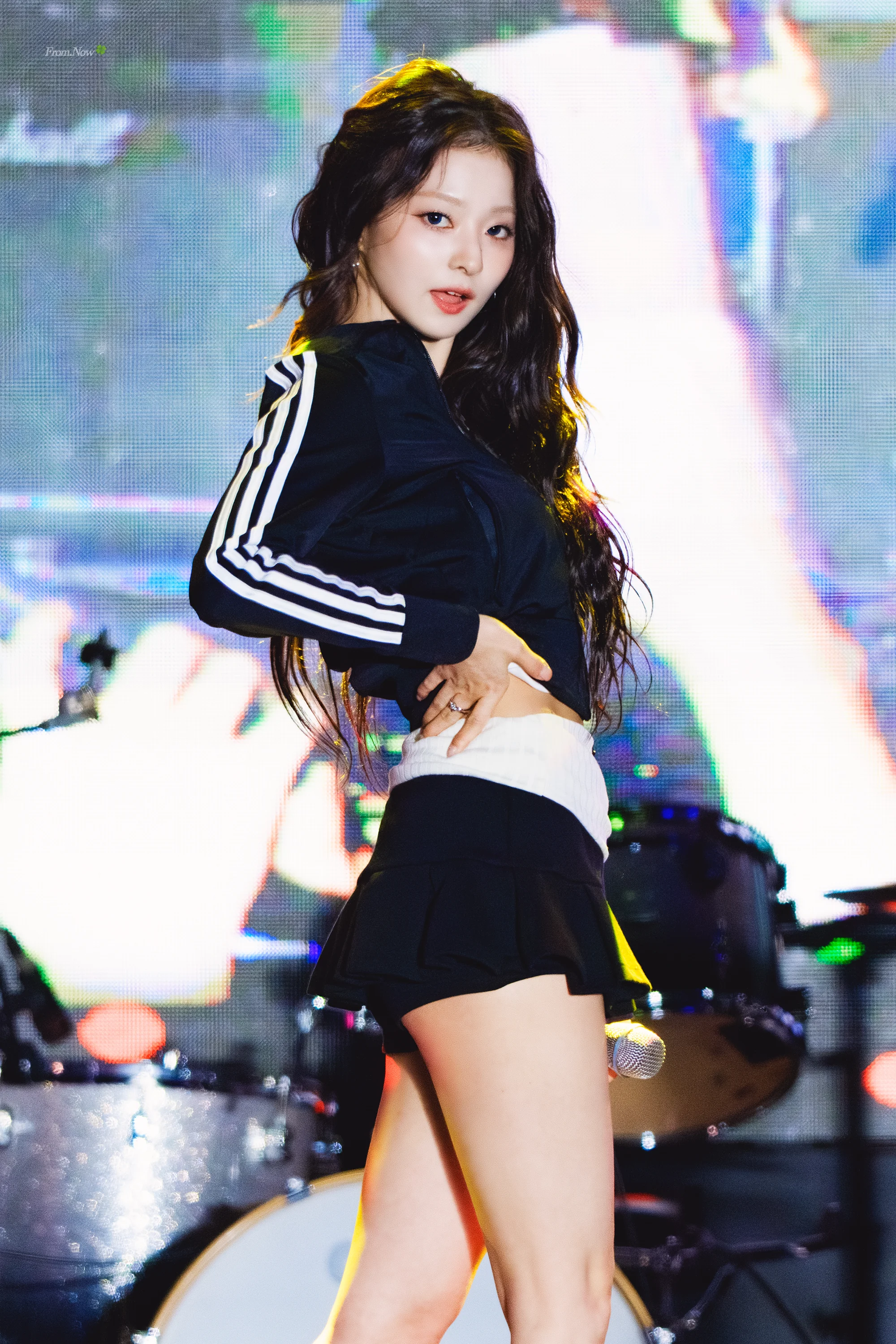 fromis_9 Nagyung picture 2 of 3