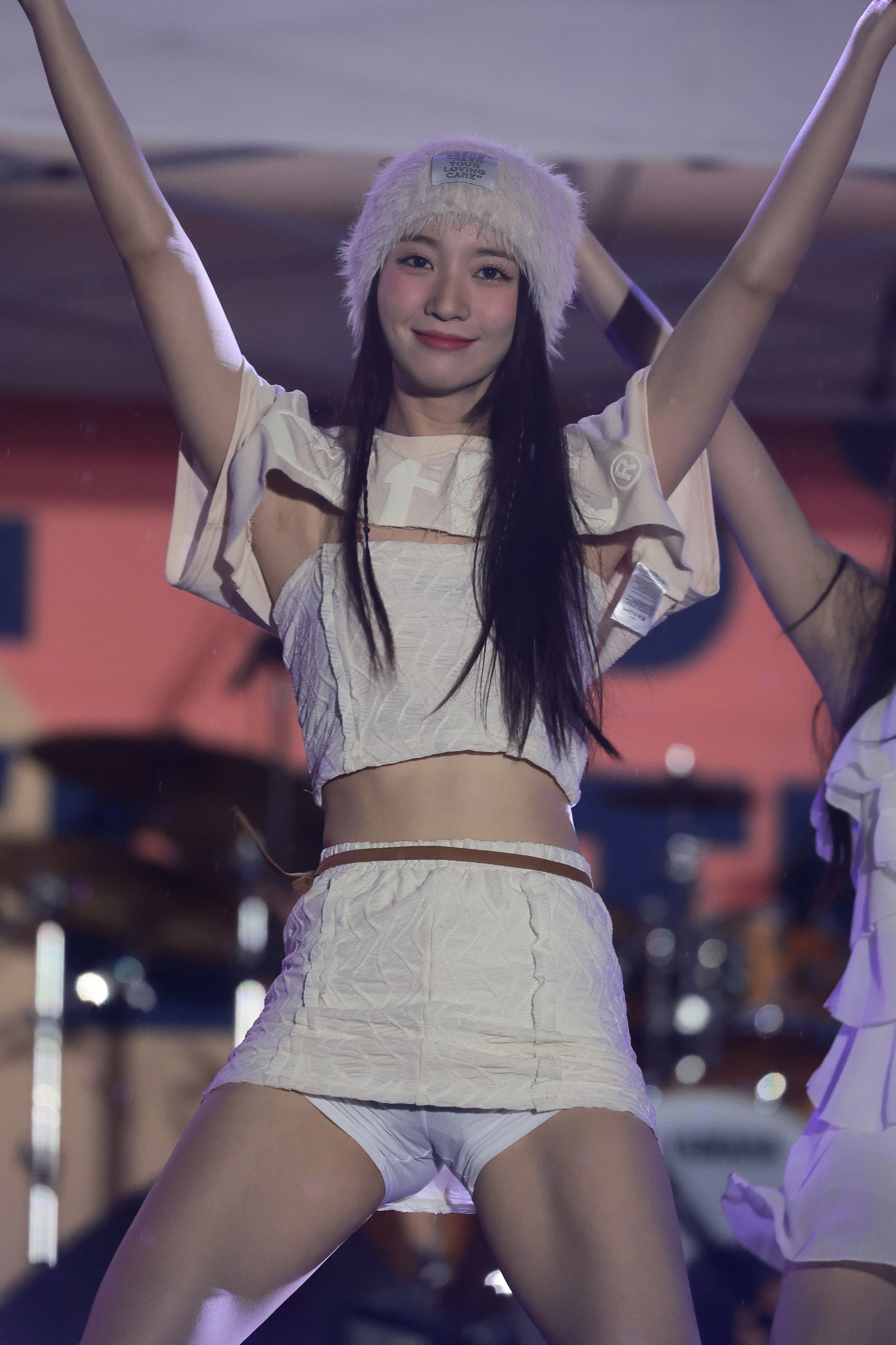 Oh My Girl Yubin picture 2 of 3
