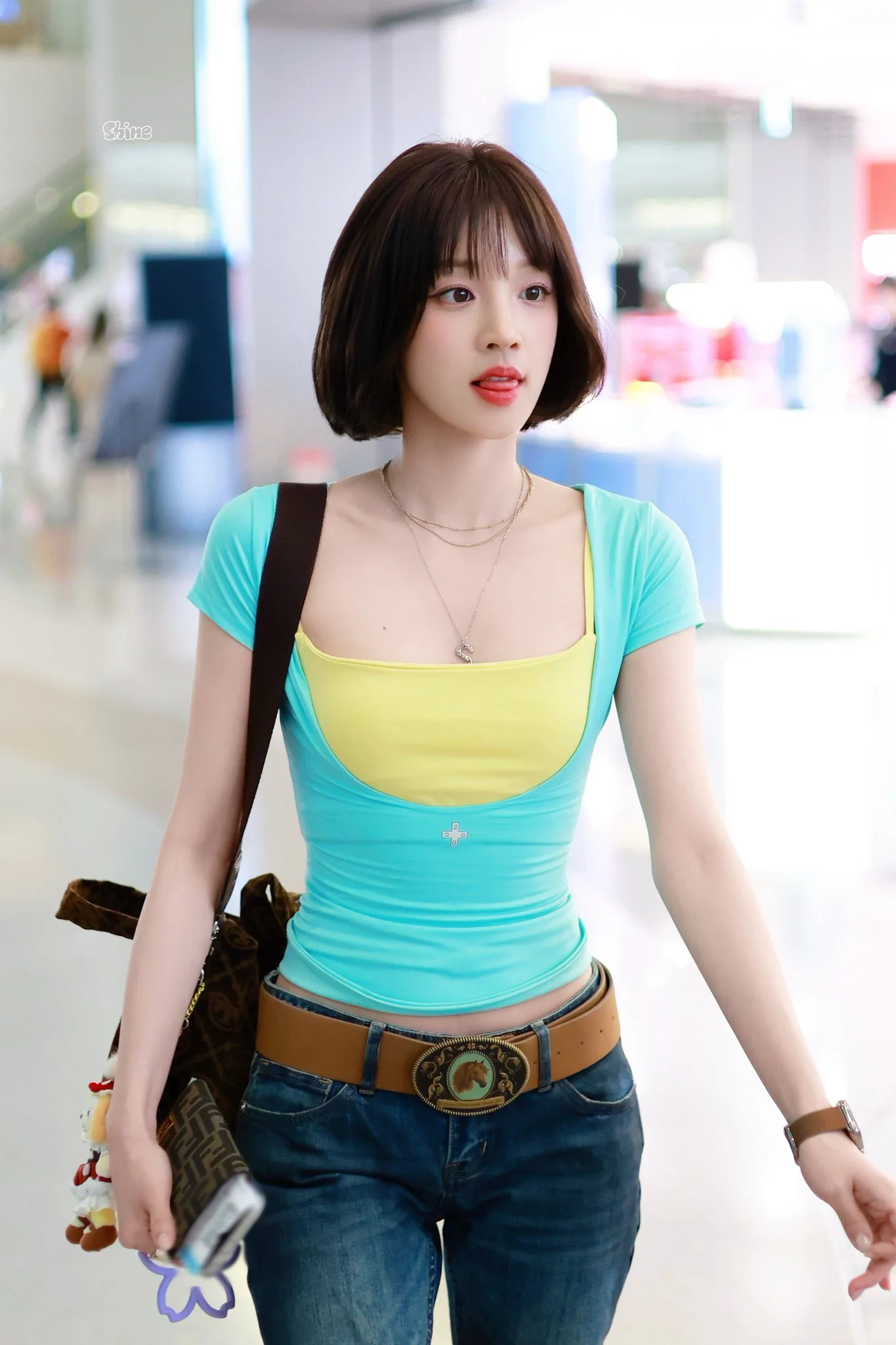 Yuqi picture 3 of 3