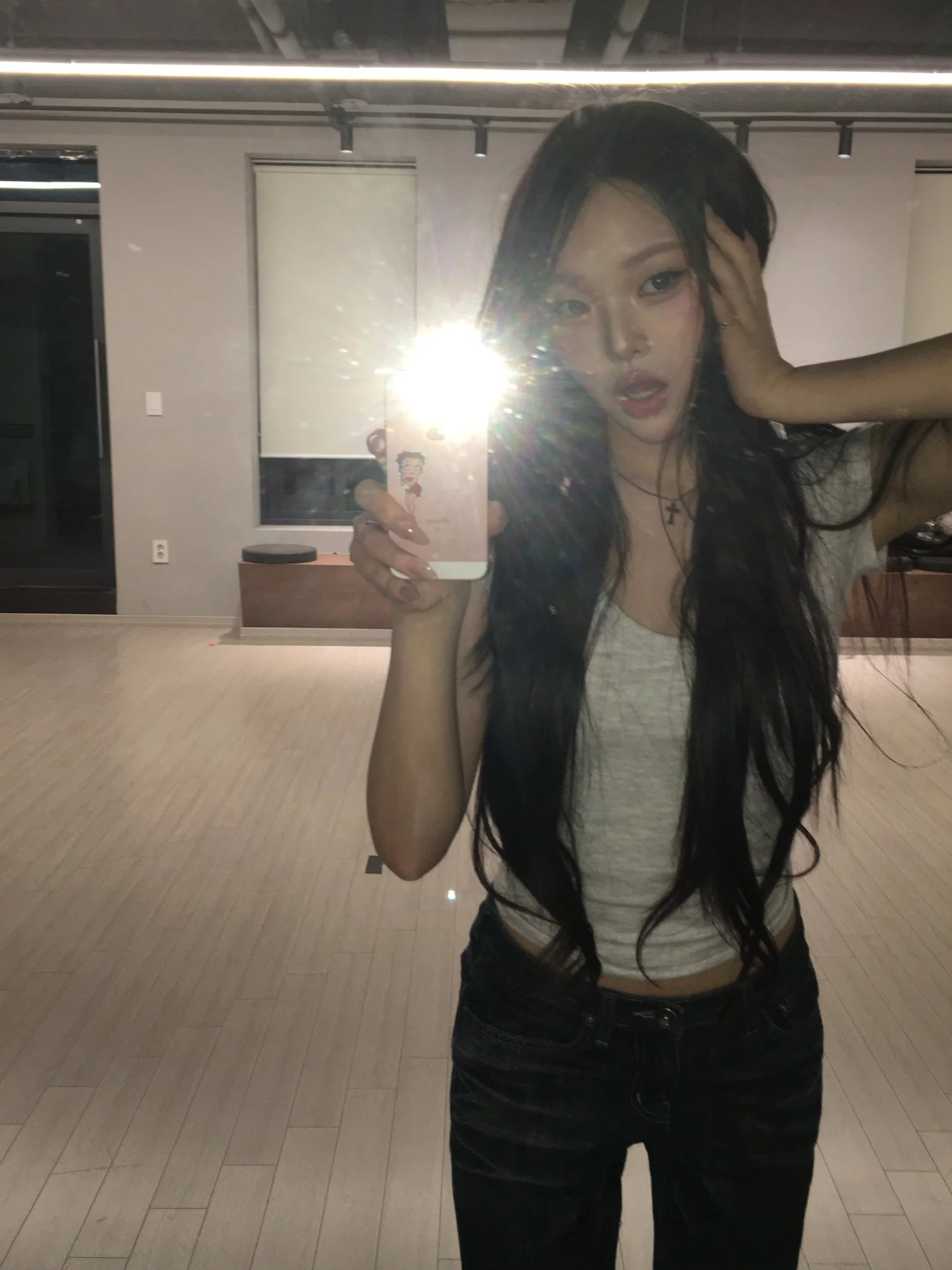 CLASSY Boeun picture 4 of 4